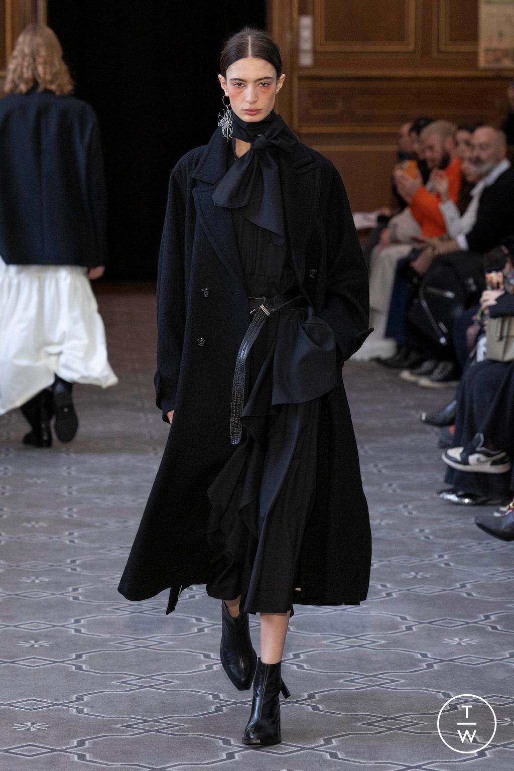 Fashion Week Paris Fall/Winter 2023 look 36 from the Ujoh collection womenswear