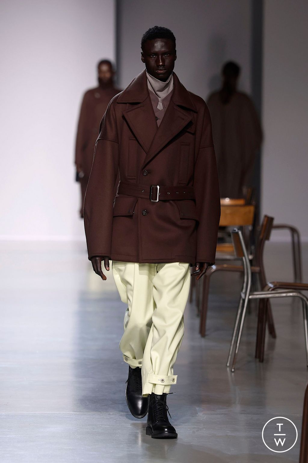 Fashion Week Paris Fall/Winter 2025 look 9 de la collection Ujoh womenswear