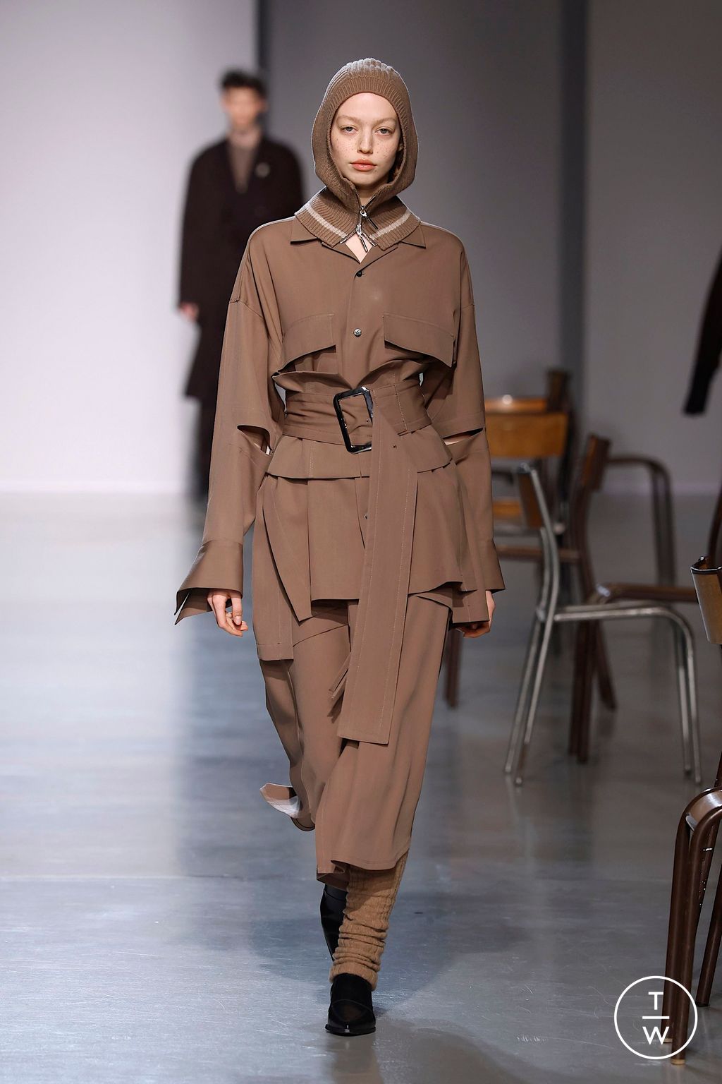 Fashion Week Paris Fall/Winter 2025 look 12 de la collection Ujoh womenswear
