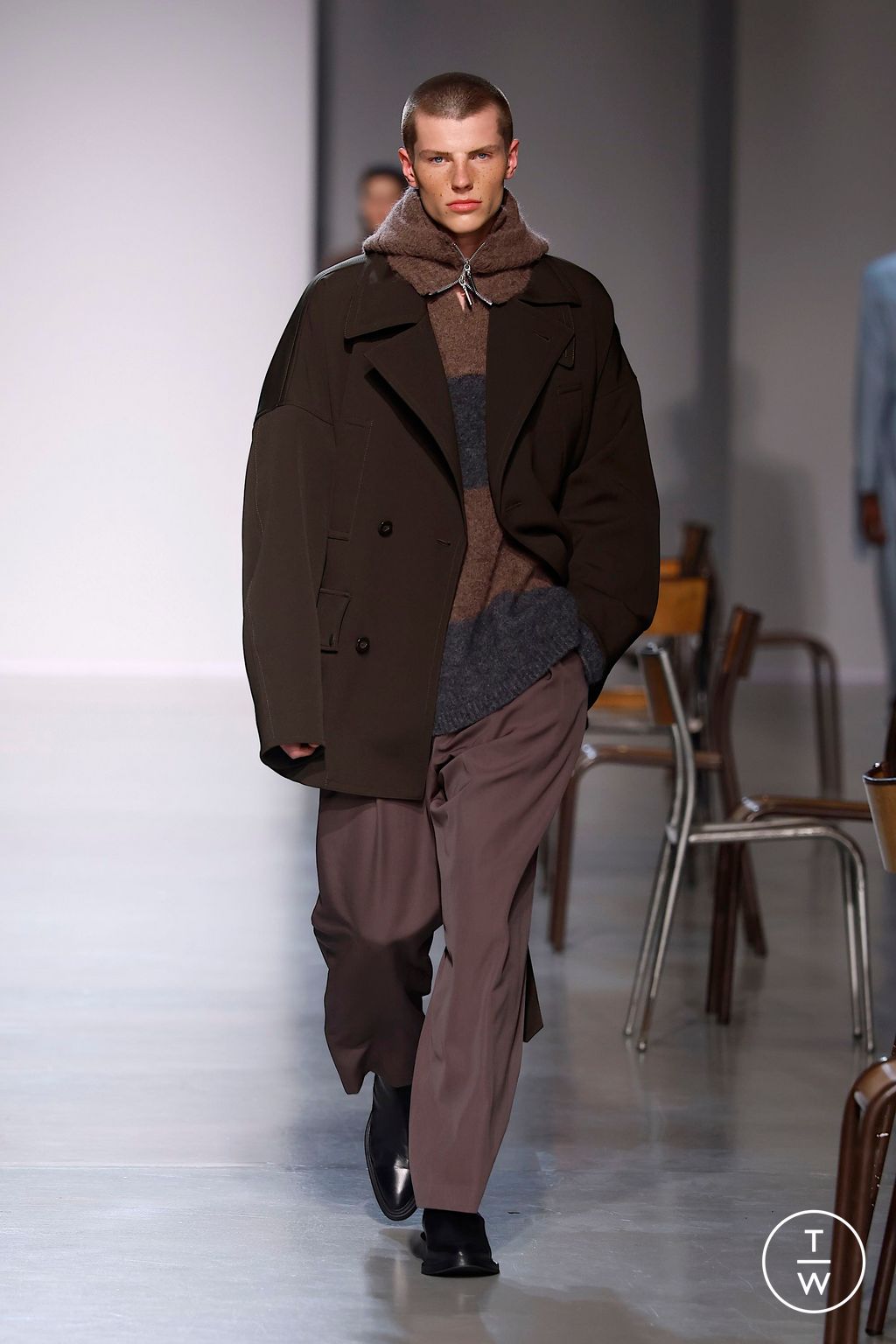 Fashion Week Paris Fall/Winter 2025 look 18 from the Ujoh collection 女装