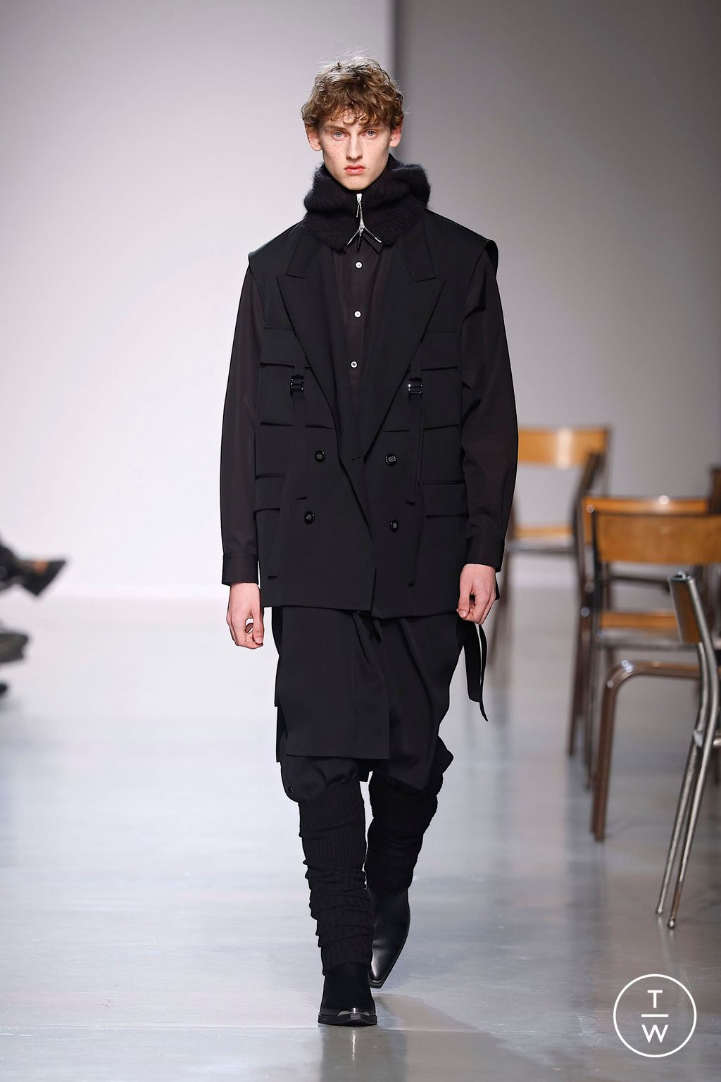 Fashion Week Paris Fall/Winter 2025 look 25 from the Ujoh collection womenswear