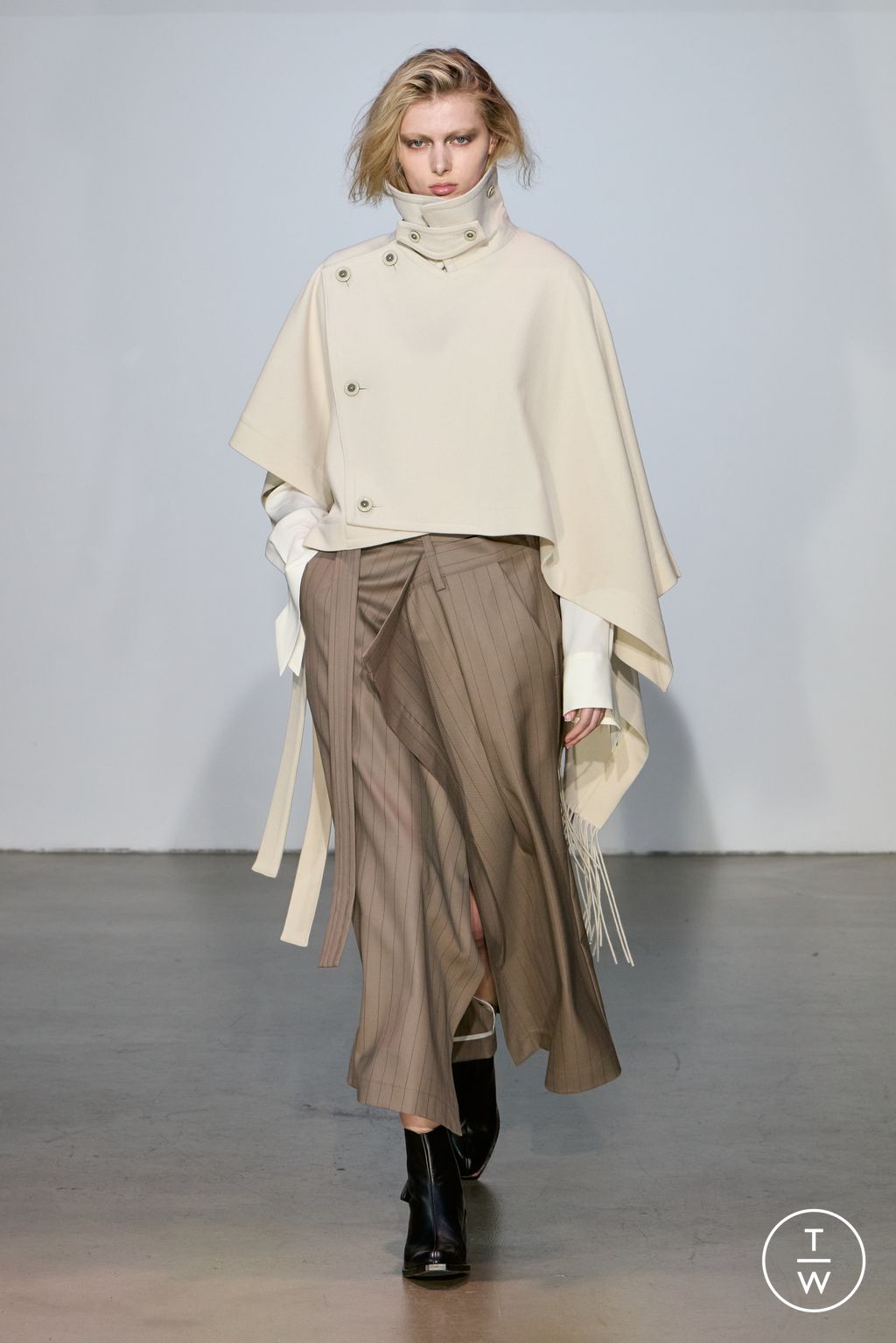 Fashion Week Paris Fall/Winter 2024 look 4 from the Ujoh collection womenswear