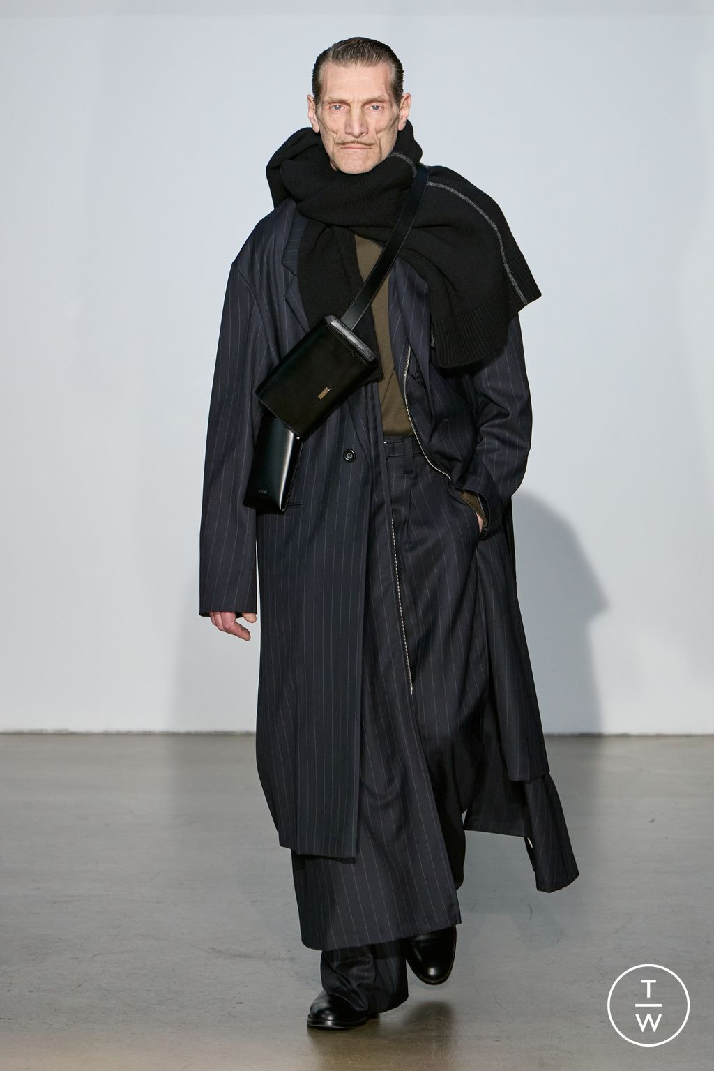 Fashion Week Paris Fall/Winter 2024 look 15 from the Ujoh collection 女装