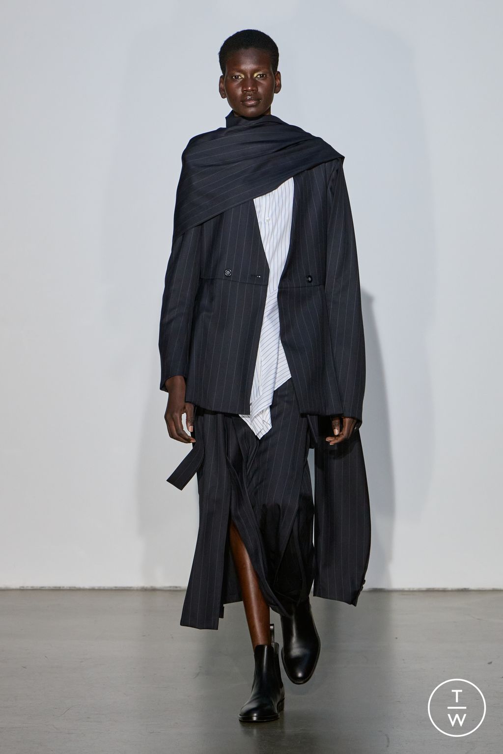 Fashion Week Paris Fall/Winter 2024 look 18 from the Ujoh collection womenswear