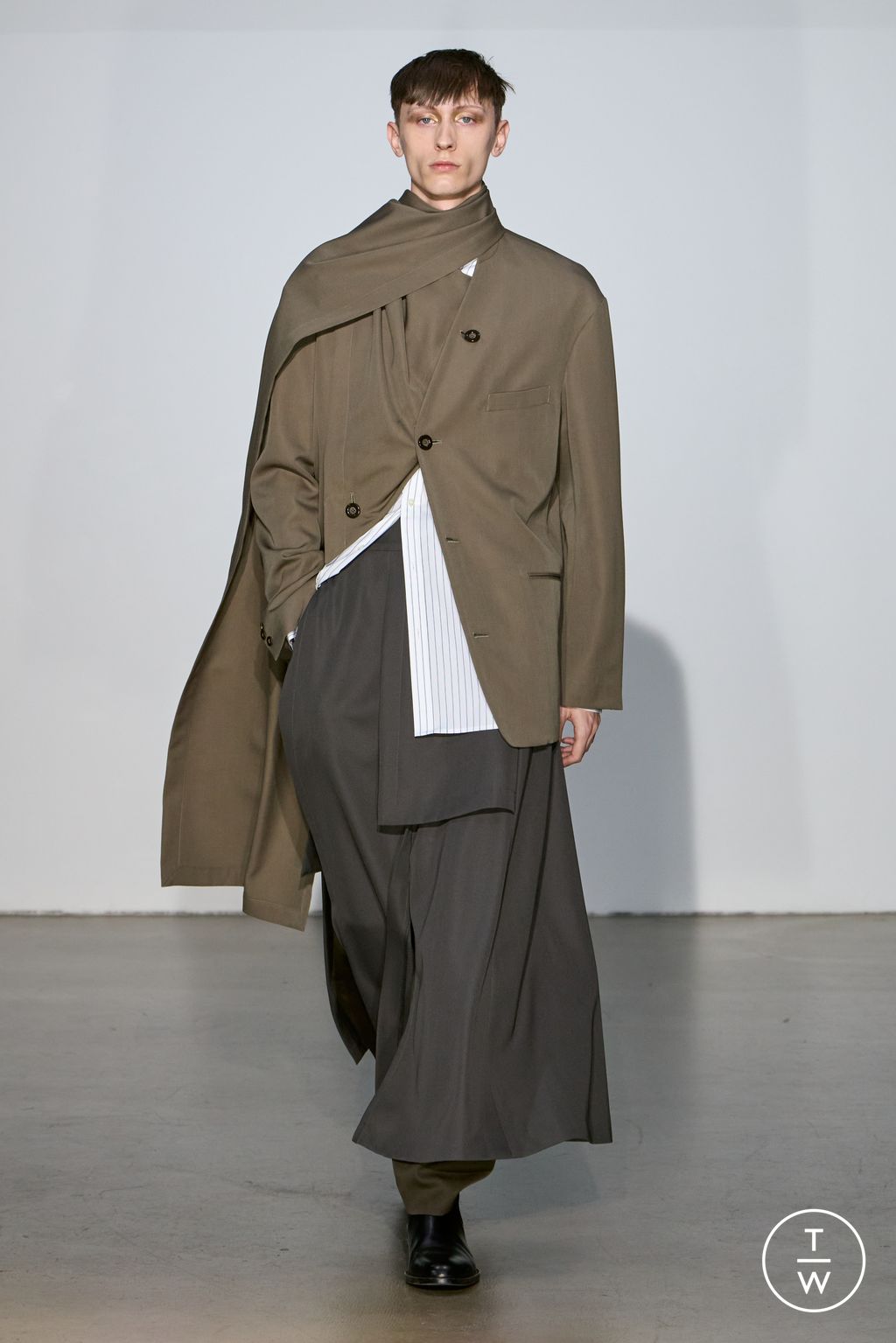 Fashion Week Paris Fall/Winter 2024 look 26 from the Ujoh collection womenswear