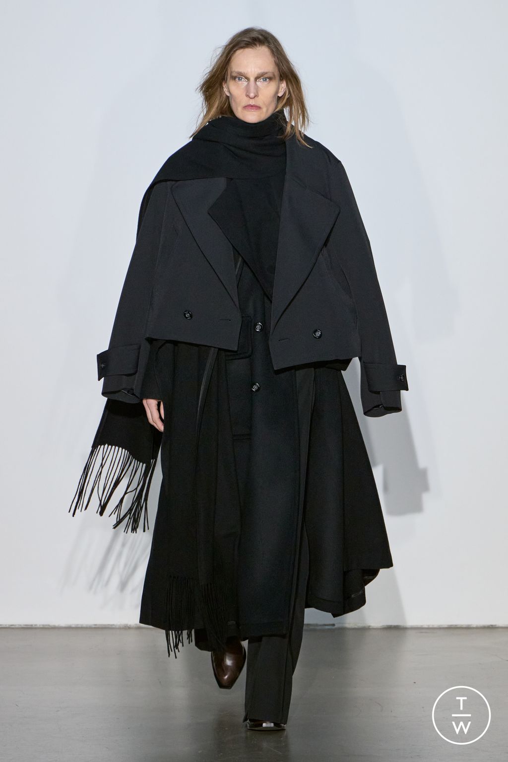 Fashion Week Paris Fall/Winter 2024 look 28 from the Ujoh collection 女装