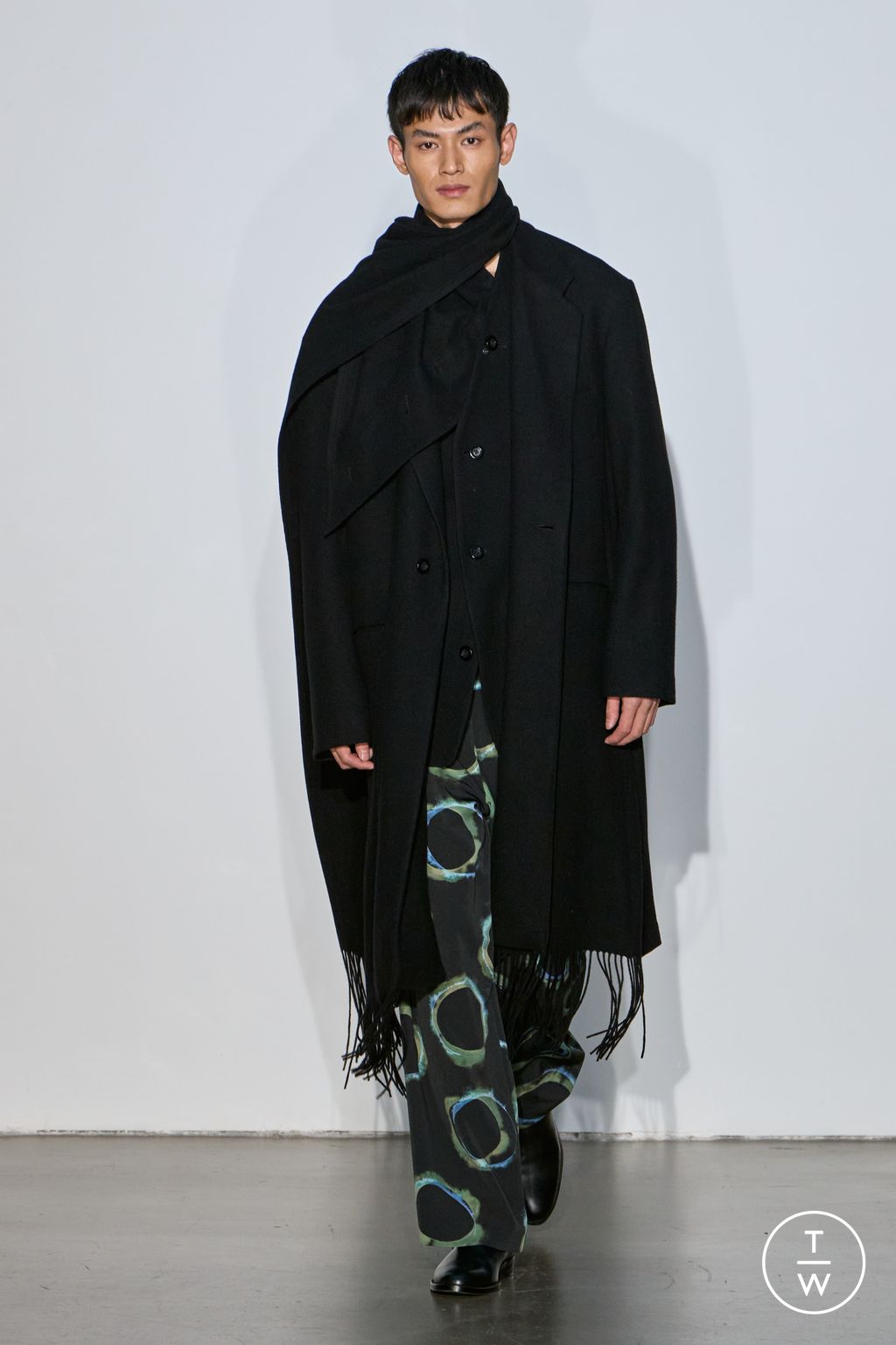 Fashion Week Paris Fall/Winter 2024 look 30 from the Ujoh collection womenswear