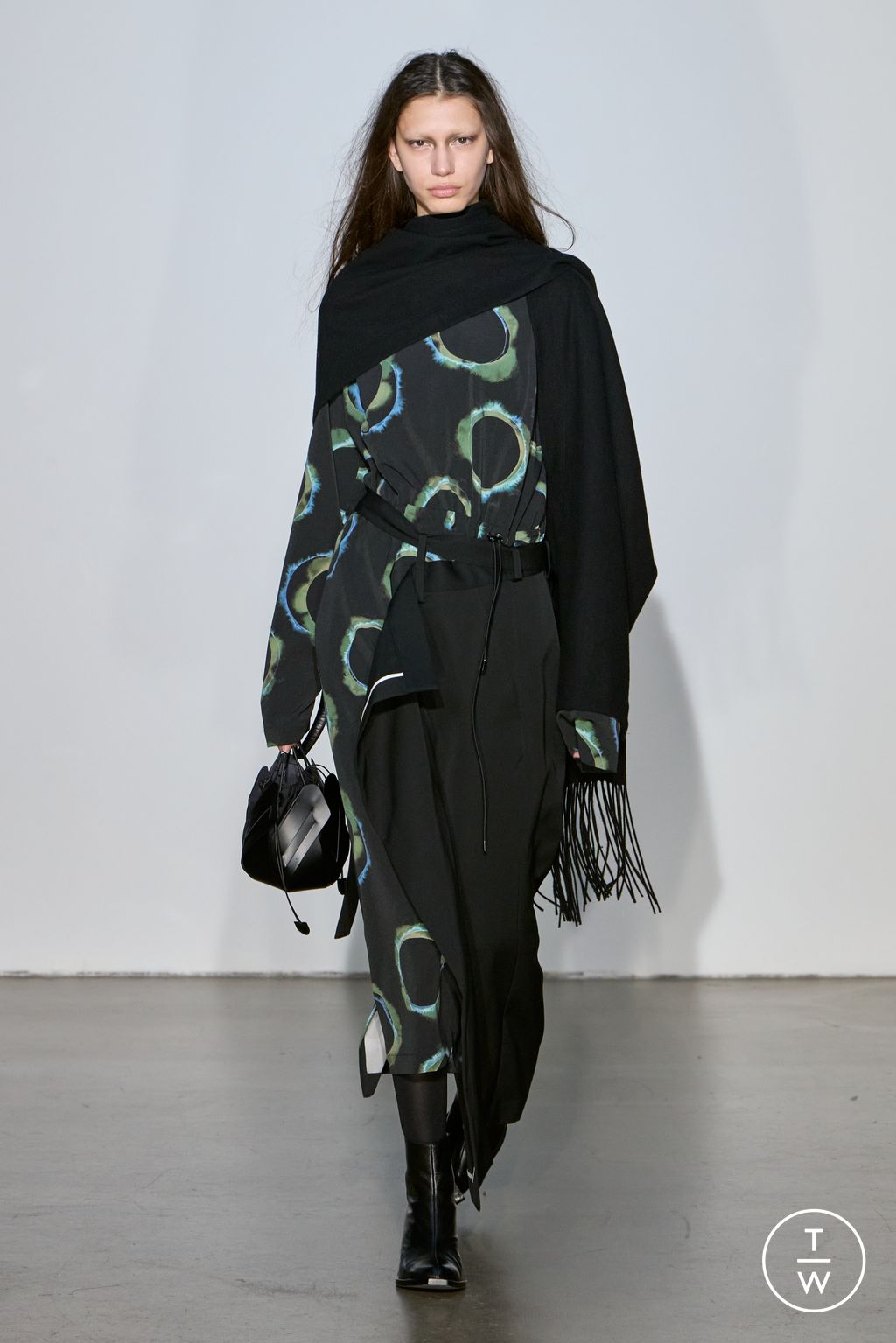 Fashion Week Paris Fall/Winter 2024 look 31 from the Ujoh collection womenswear