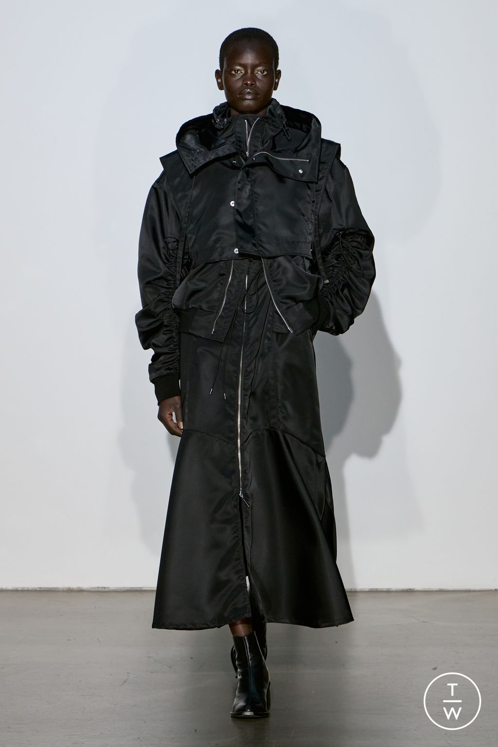 Fashion Week Paris Fall/Winter 2024 look 39 from the Ujoh collection 女装