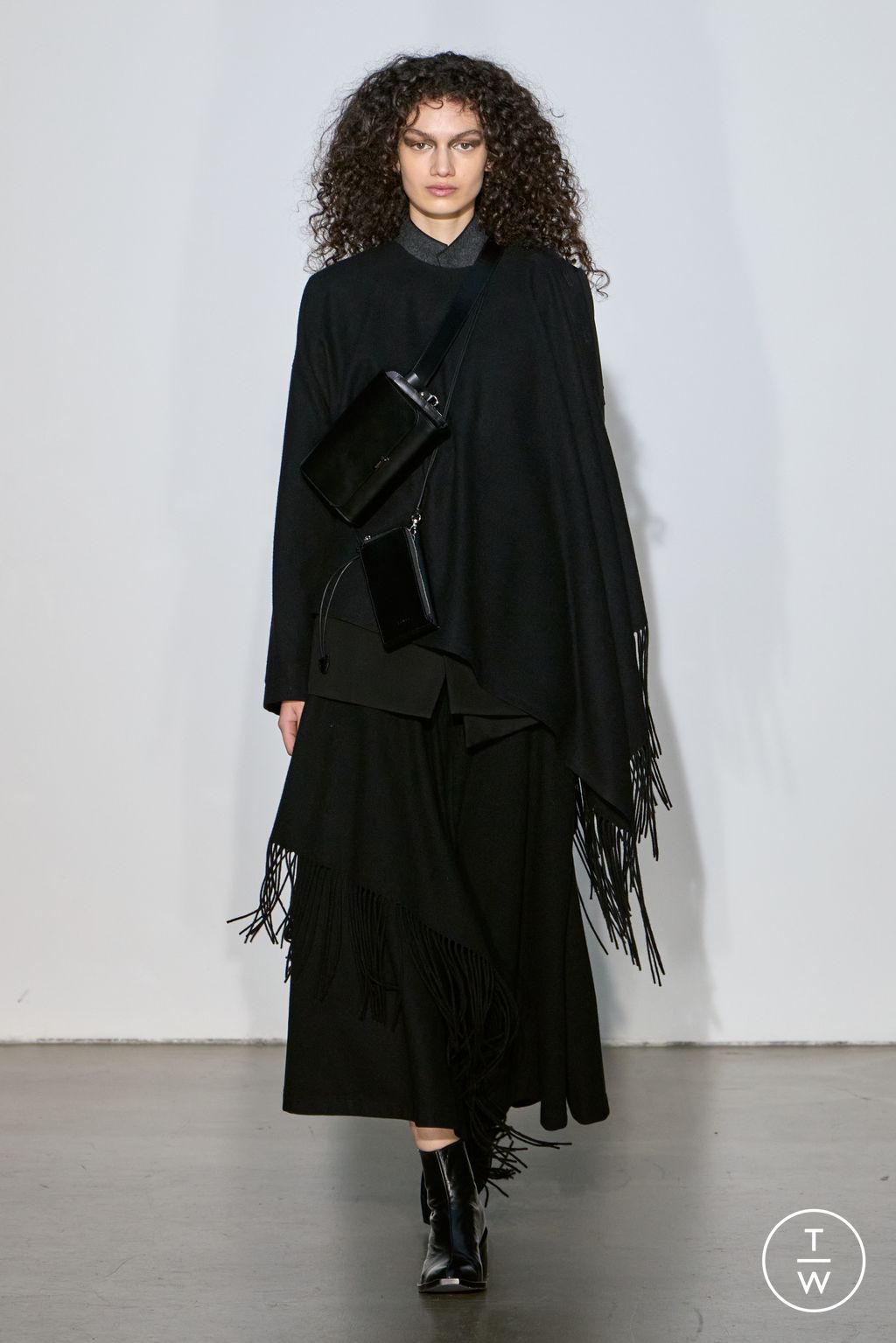 Fashion Week Paris Fall/Winter 2024 look 40 from the Ujoh collection womenswear