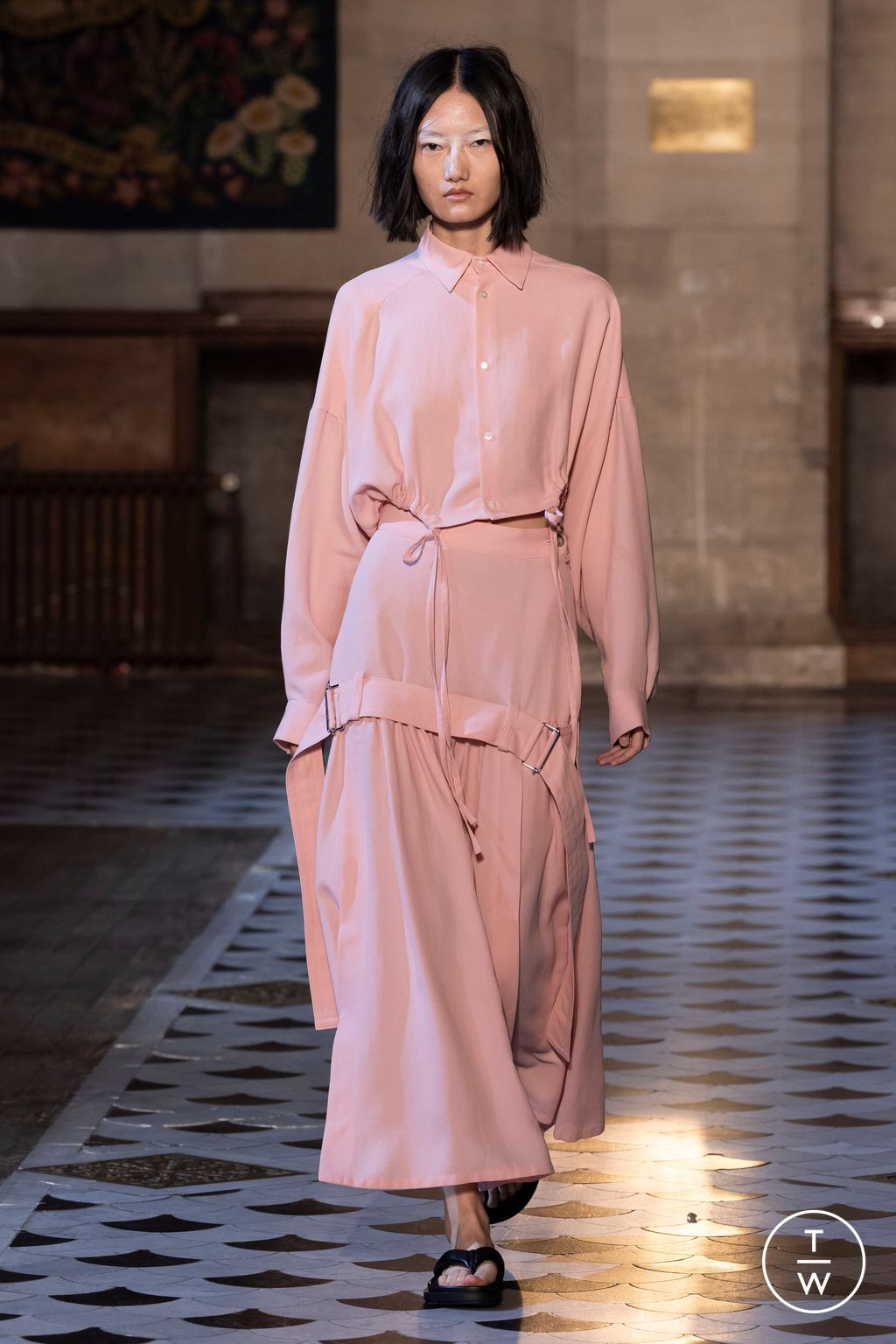 Fashion Week Paris Spring/Summer 2024 look 10 de la collection Ujoh womenswear