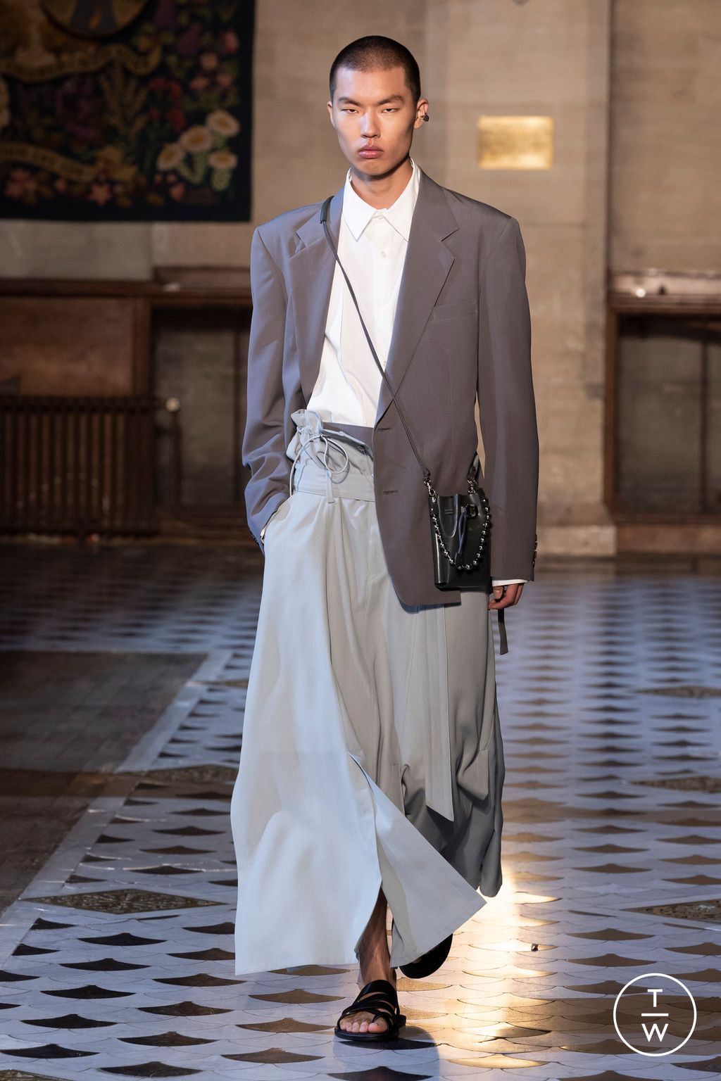 Fashion Week Paris Spring/Summer 2024 look 11 from the Ujoh collection 女装