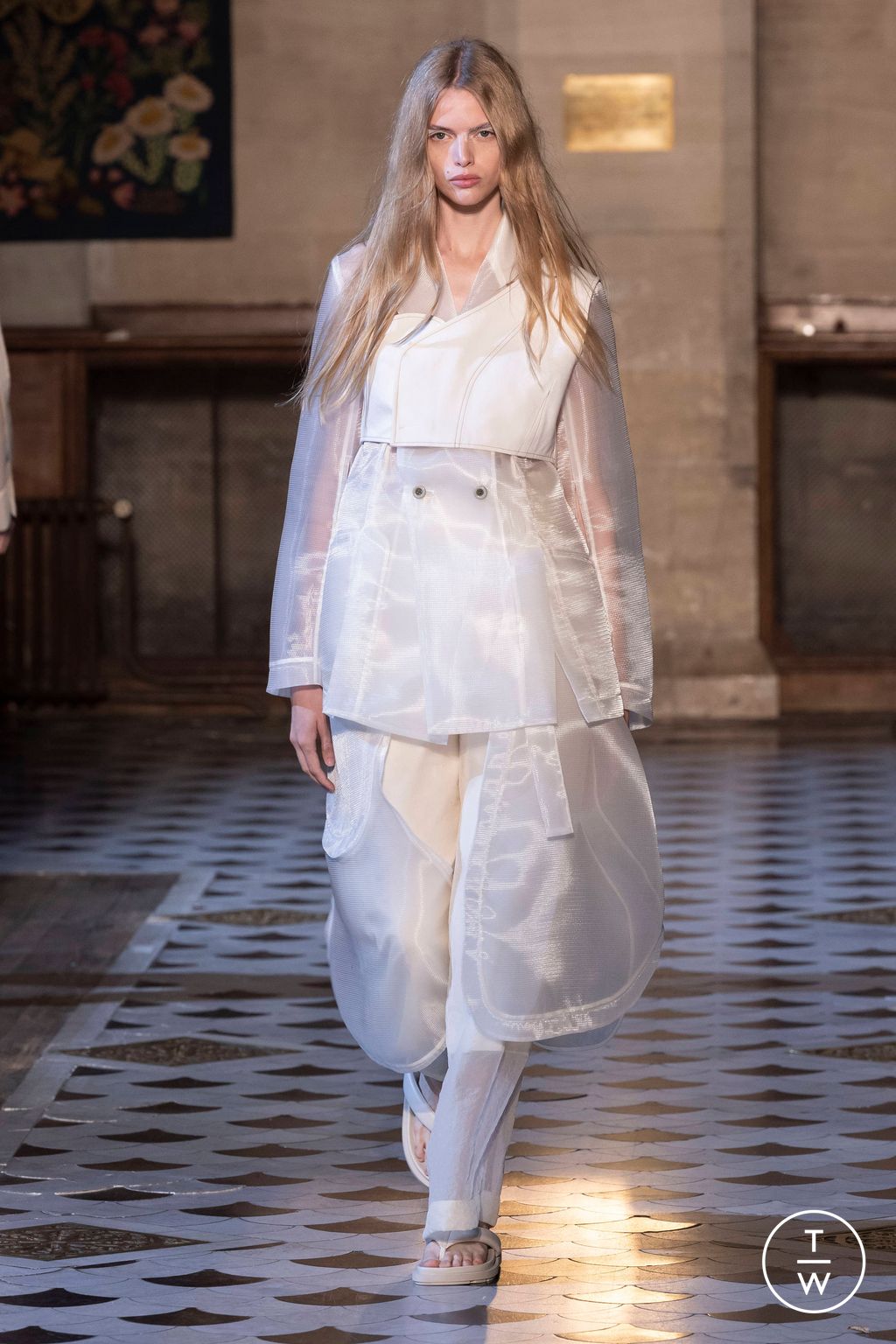 Fashion Week Paris Spring/Summer 2024 look 34 from the Ujoh collection womenswear