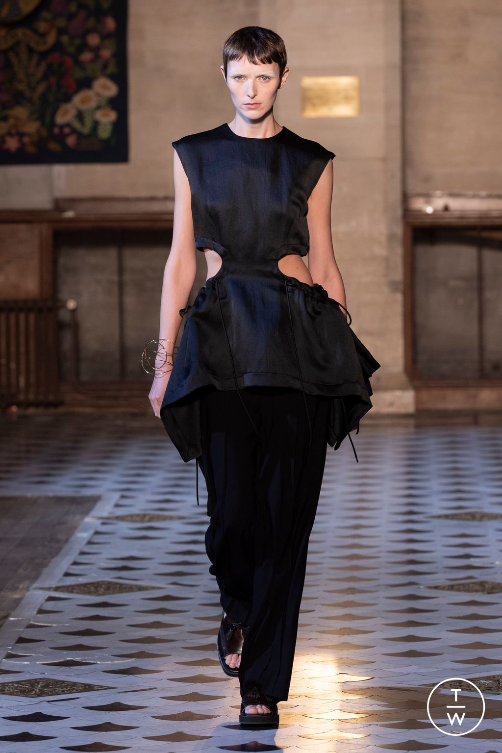 Fashion Week Paris Spring/Summer 2024 look 36 from the Ujoh collection womenswear