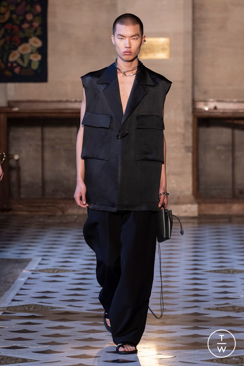 Fashion Week Paris Spring/Summer 2024 look 37 from the Ujoh collection 女装