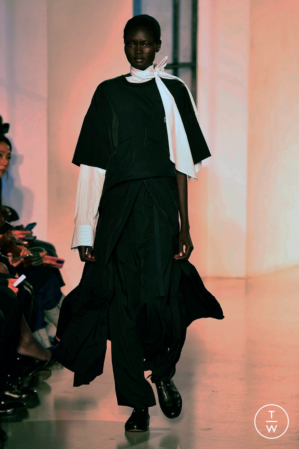 Fashion Week Paris Spring-Summer 2025 look 40 from the Ujoh collection womenswear