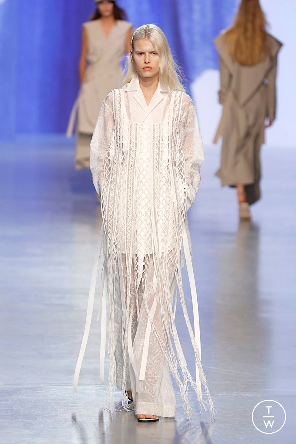 Fashion Week Paris Spring/Summer 2026 look 5 from the Ujoh collection 女装