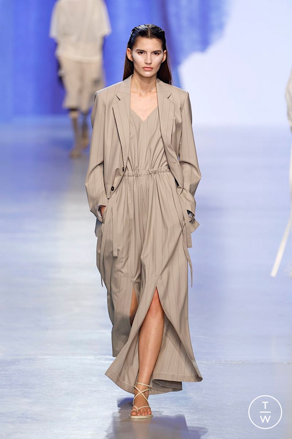 Fashion Week Paris Spring/Summer 2026 look 7 de la collection Ujoh womenswear