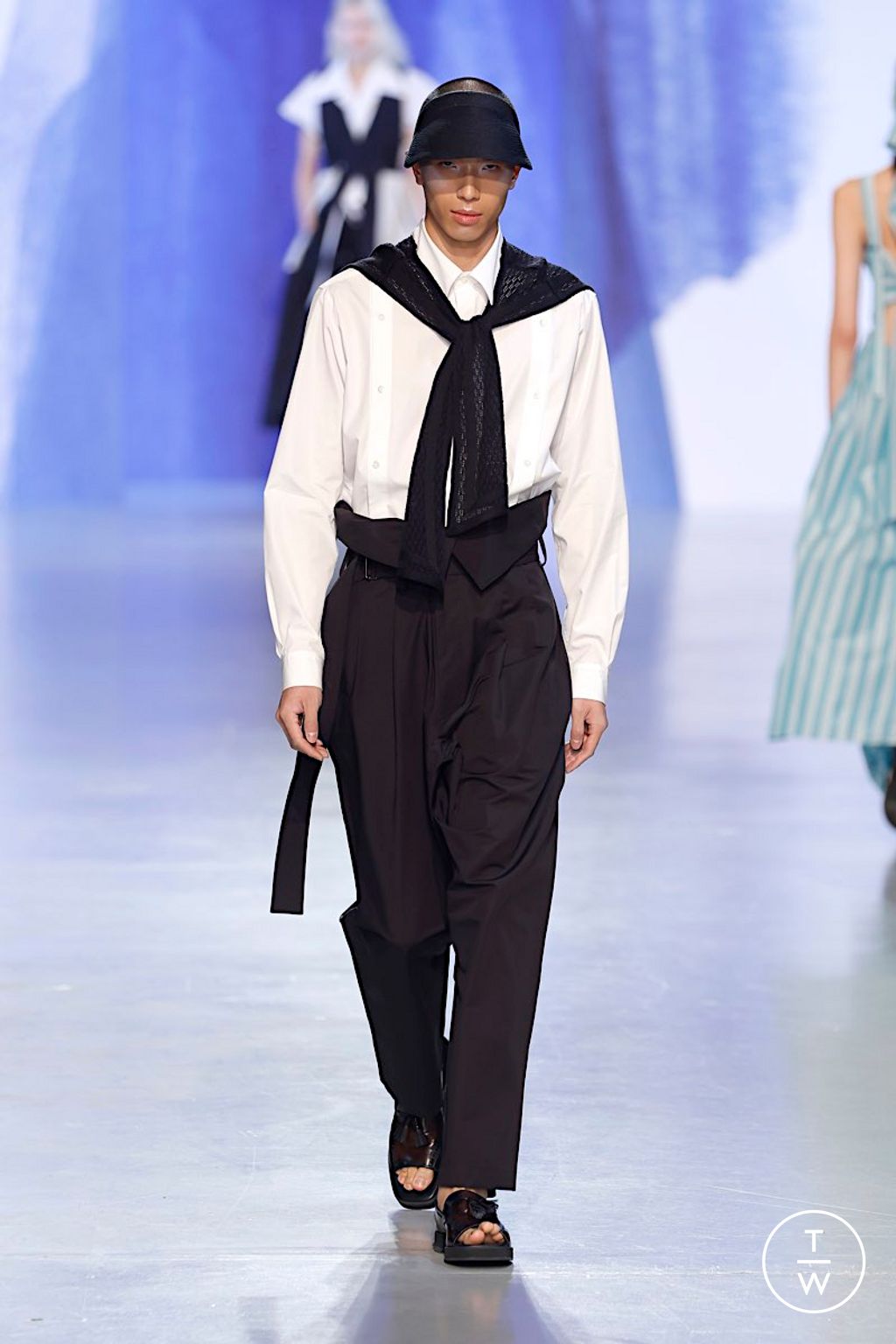 Fashion Week Paris Spring/Summer 2026 look 25 from the Ujoh collection womenswear