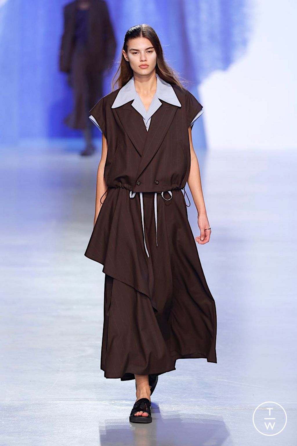 Fashion Week Paris Spring/Summer 2026 look 28 de la collection Ujoh womenswear