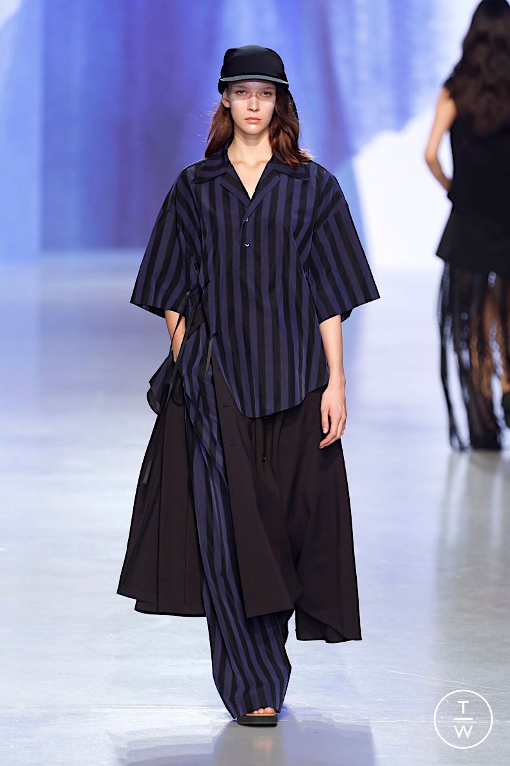 Fashion Week Paris Spring/Summer 2026 look 35 from the Ujoh collection womenswear