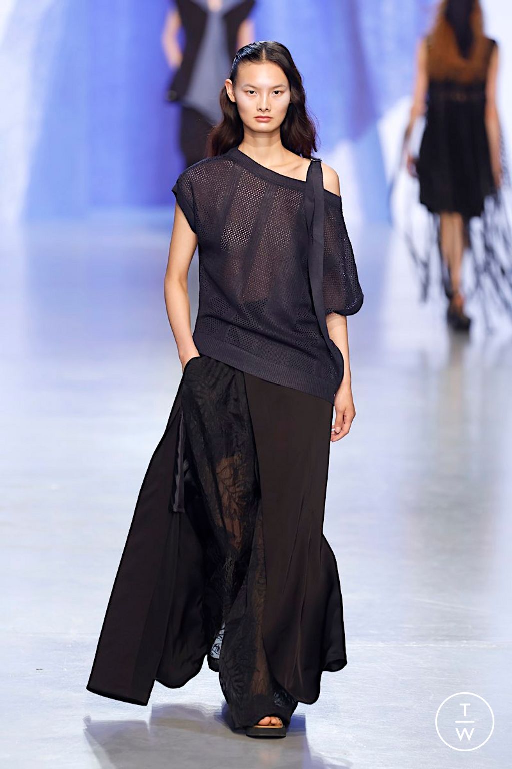 Fashion Week Paris Spring/Summer 2026 look 42 from the Ujoh collection womenswear