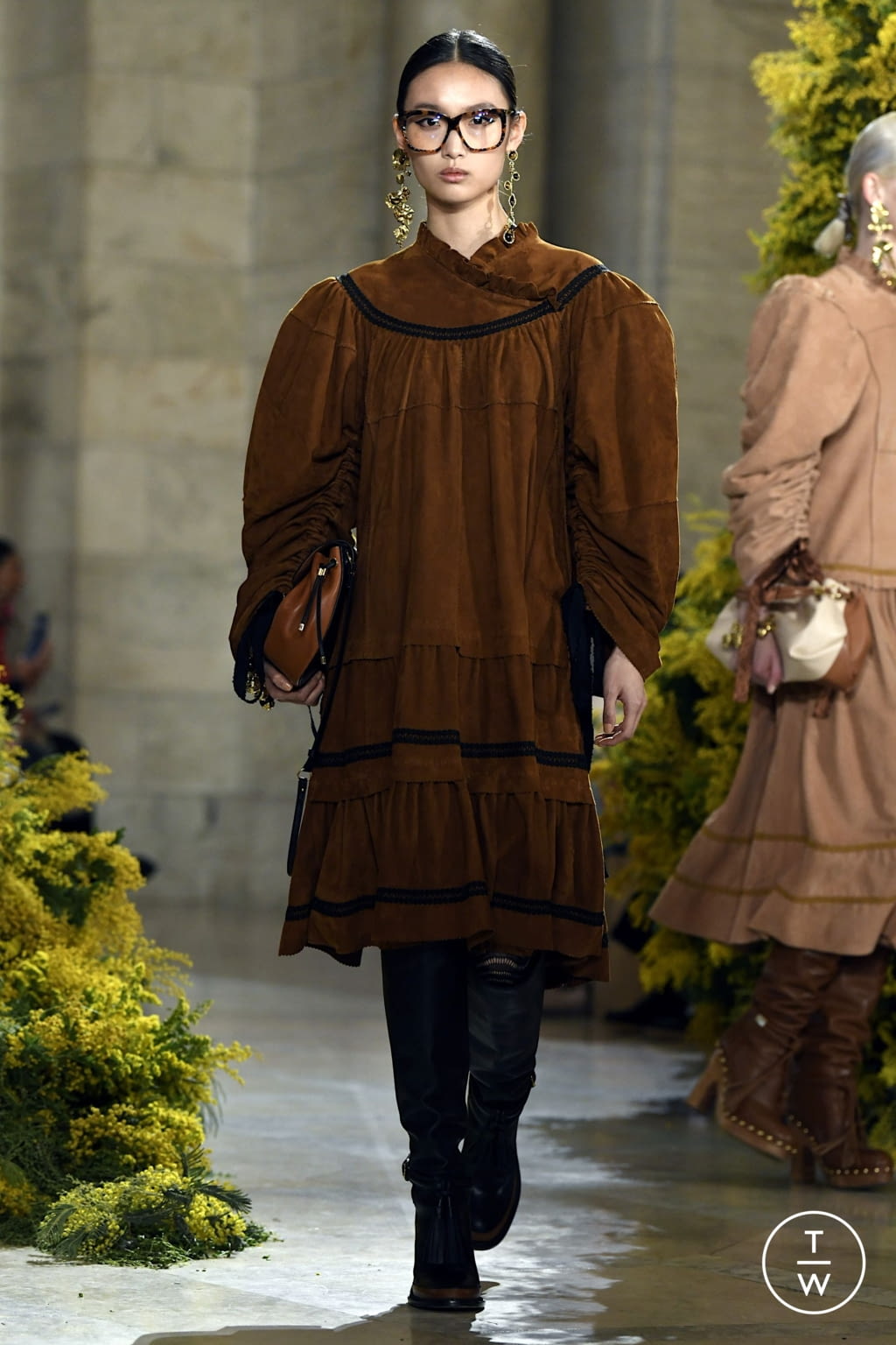Fashion Week New York Fall/Winter 2022 look 33 from the Ulla Johnson collection 女装