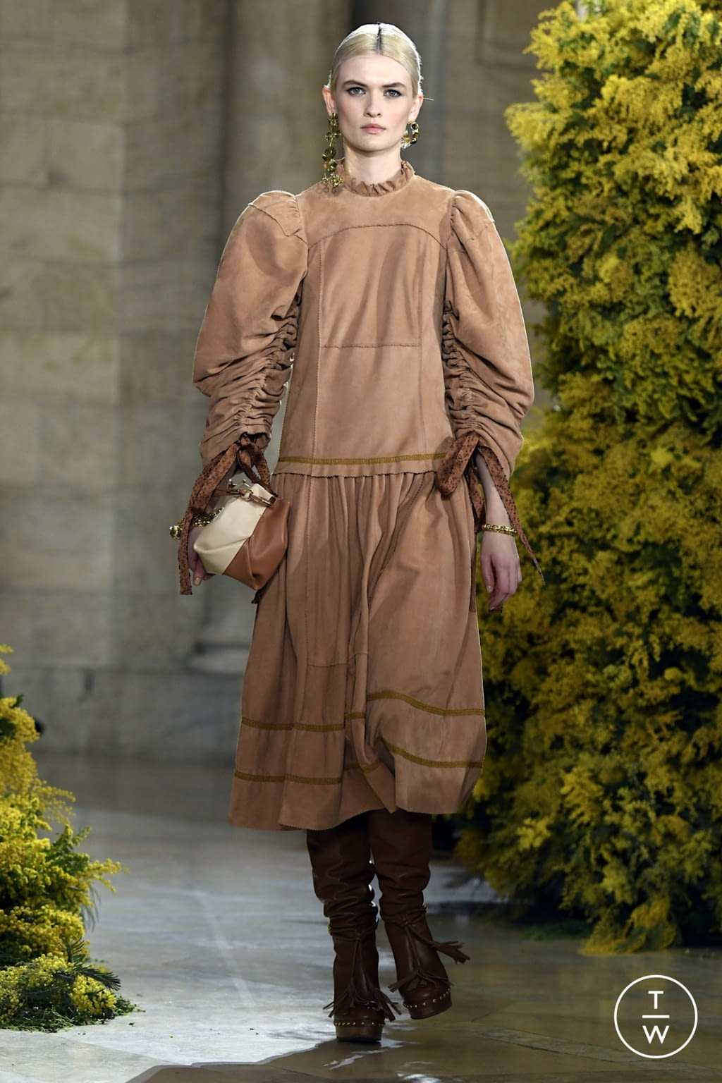 Fashion Week New York Fall/Winter 2022 look 36 from the Ulla Johnson collection womenswear