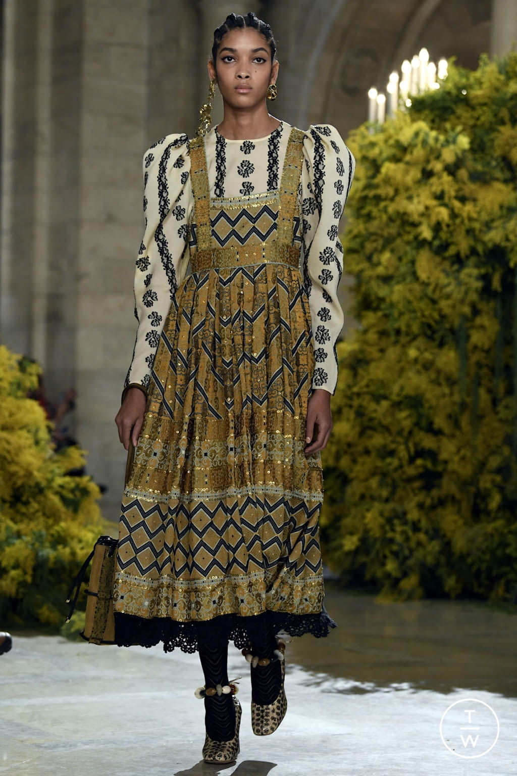 Fashion Week New York Fall/Winter 2022 look 39 from the Ulla Johnson collection 女装