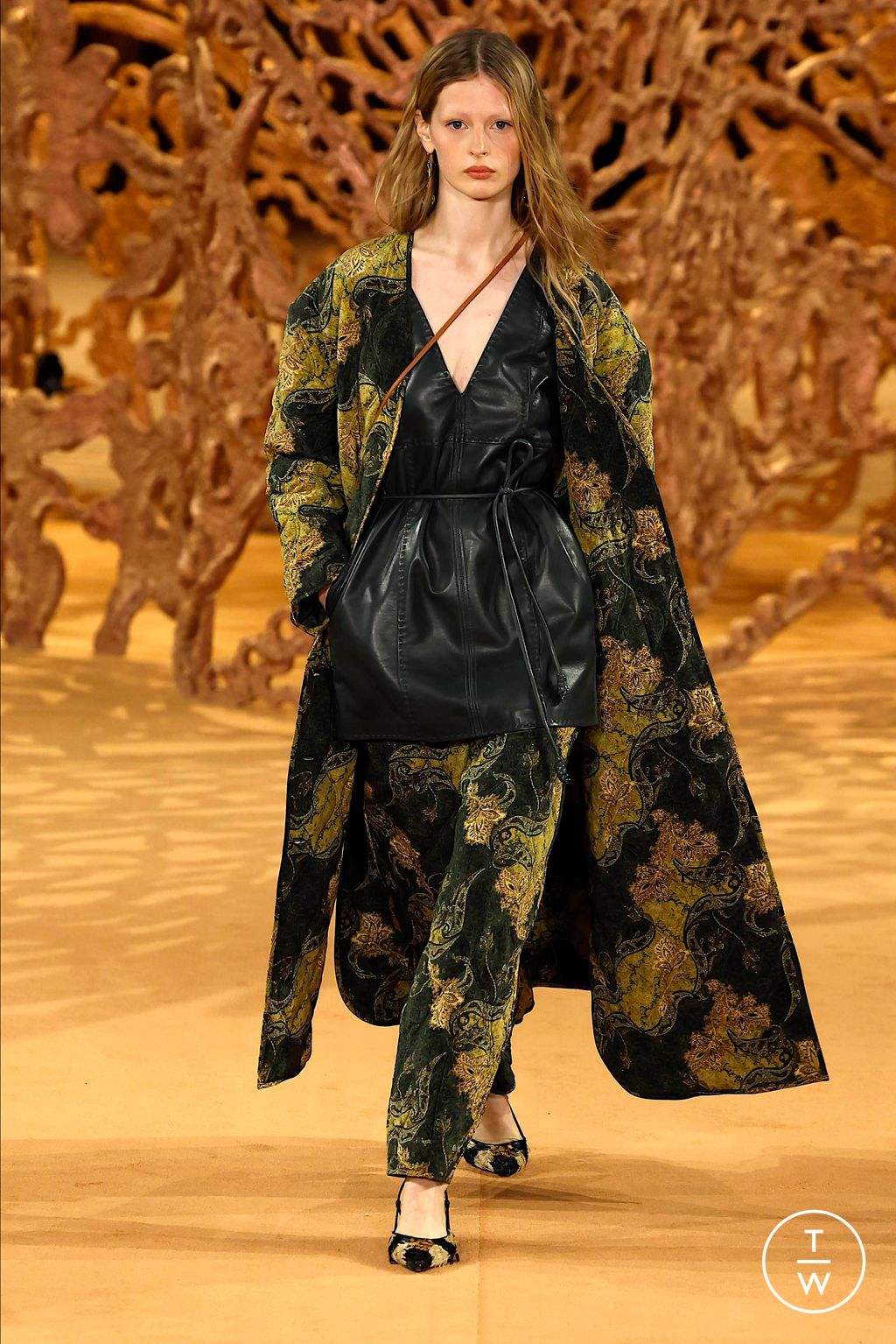 Fashion Week New York Fall/Winter 2024 look 34 from the Ulla Johnson collection 女装
