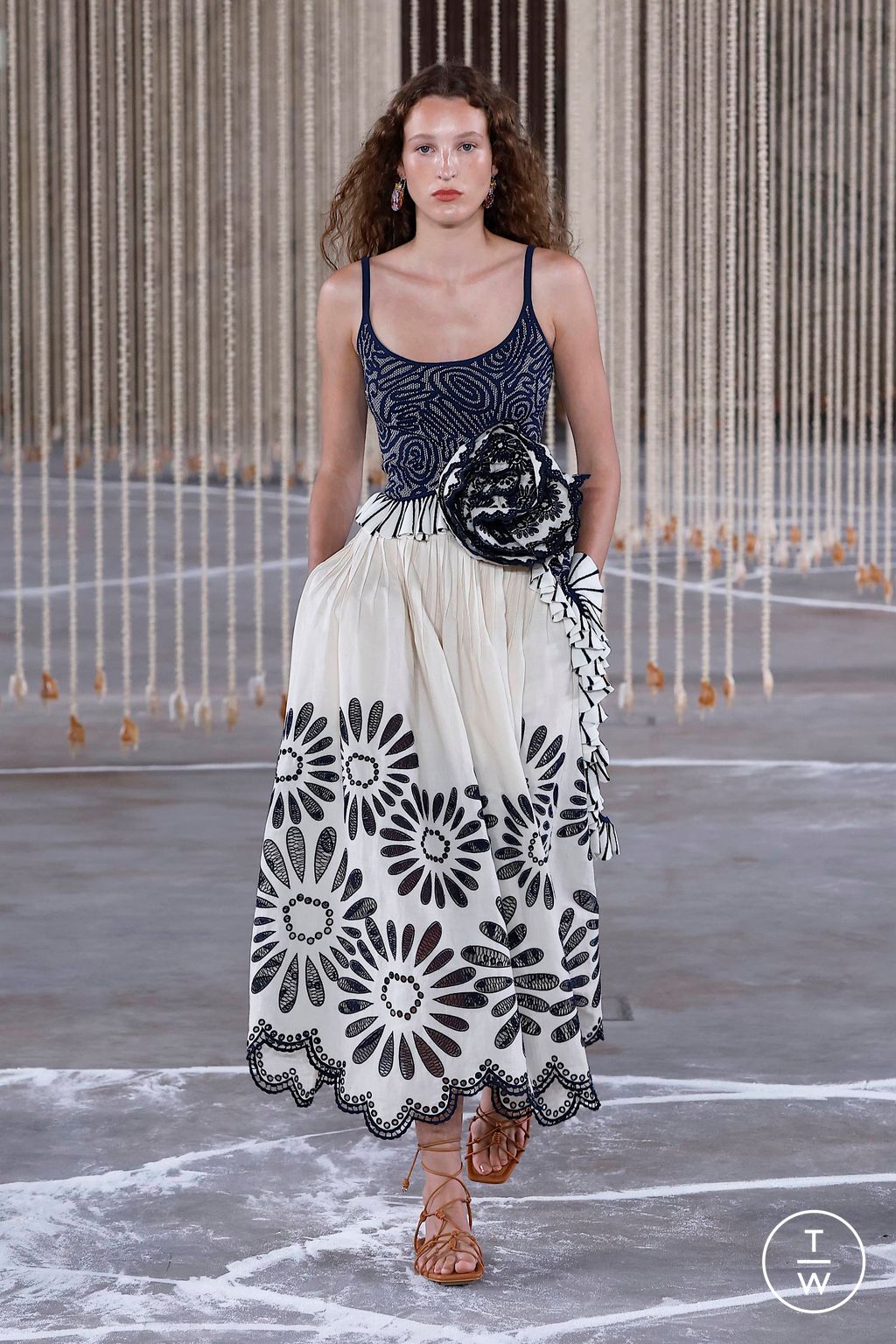 Fashion Week New York Spring/Summer 2024 look 47 from the Ulla Johnson collection 女装