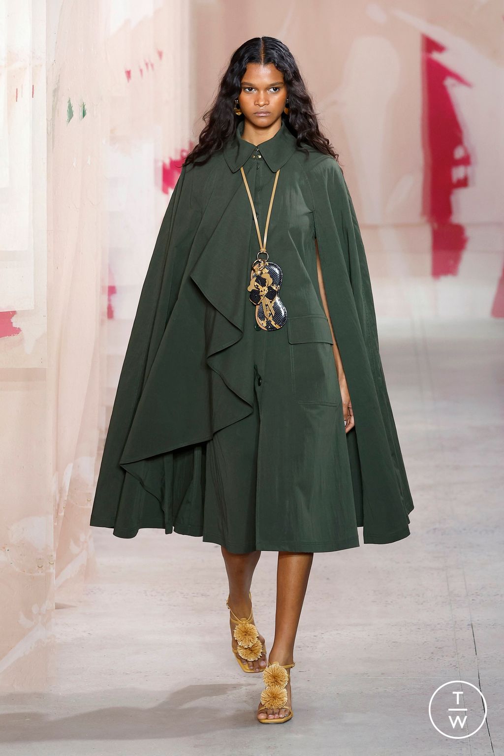 Fashion Week New York Spring/Summer 2025 look 24 from the Ulla Johnson collection 女装