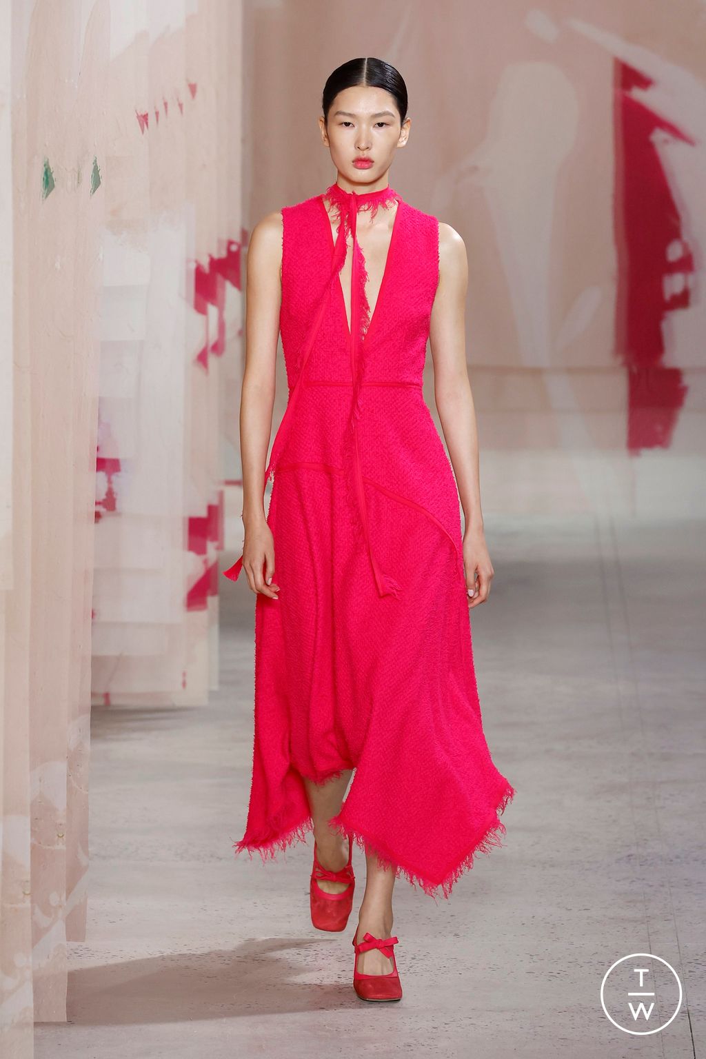 Fashion Week New York Spring-Summer 2025 look 26 from the Ulla Johnson collection 女装