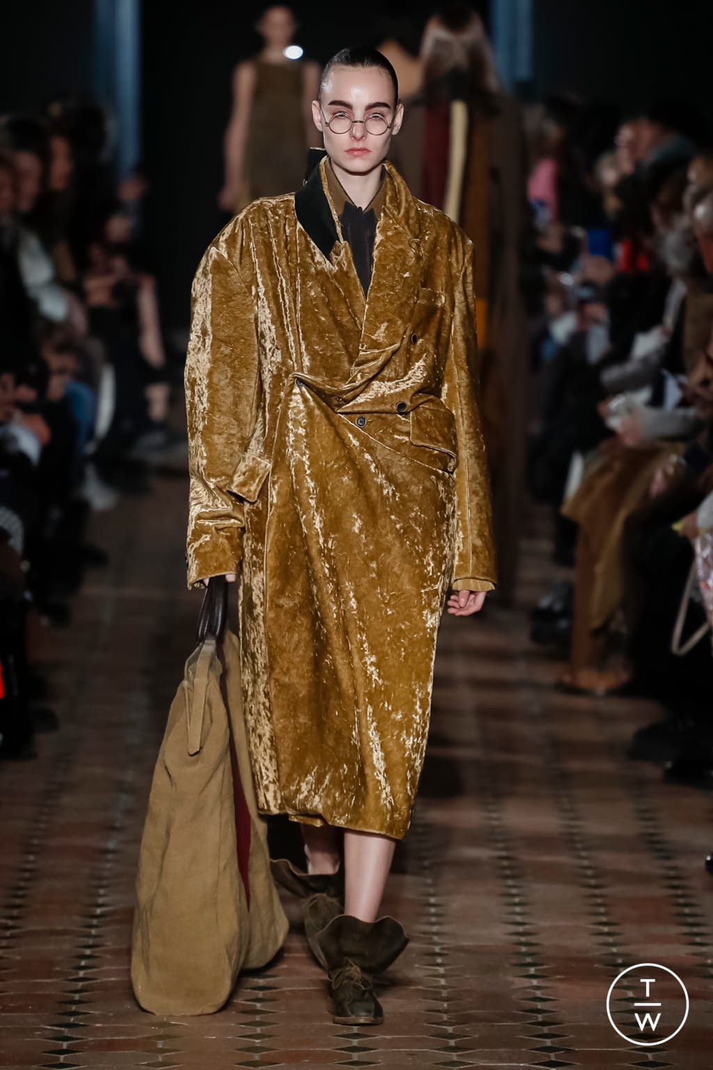 Fashion Week Paris Fall/Winter 2018 look 29 from the Uma Wang collection 女装