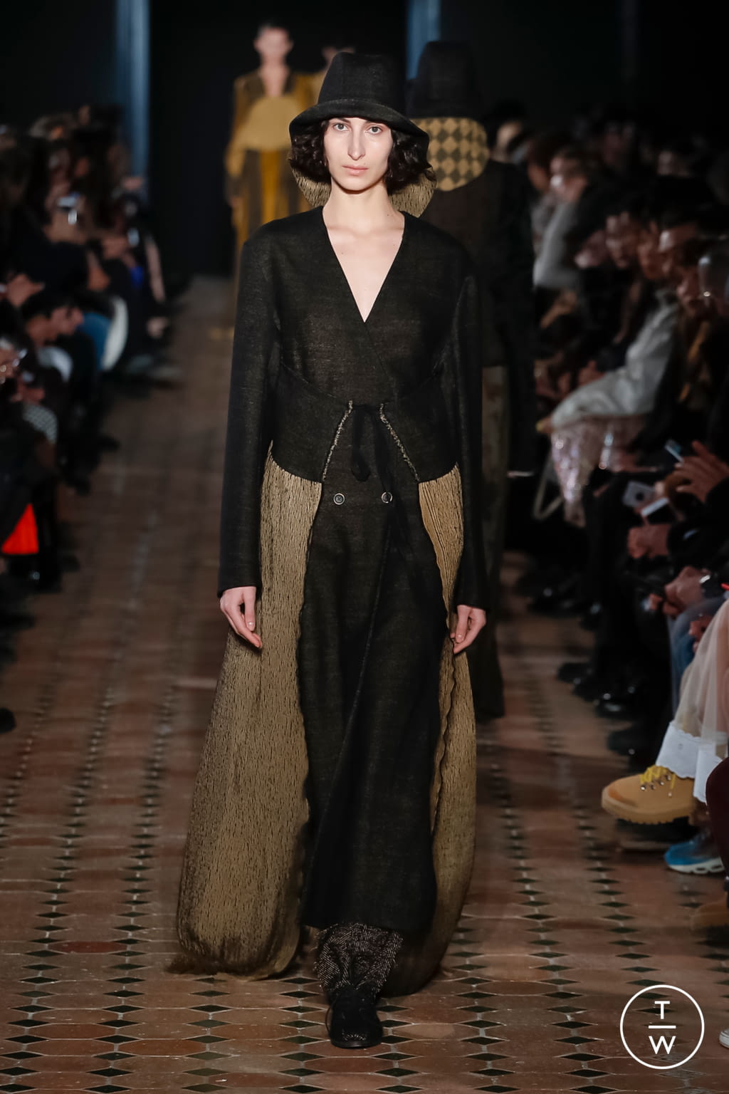 Fashion Week Paris Fall/Winter 2018 look 32 from the Uma Wang collection 女装
