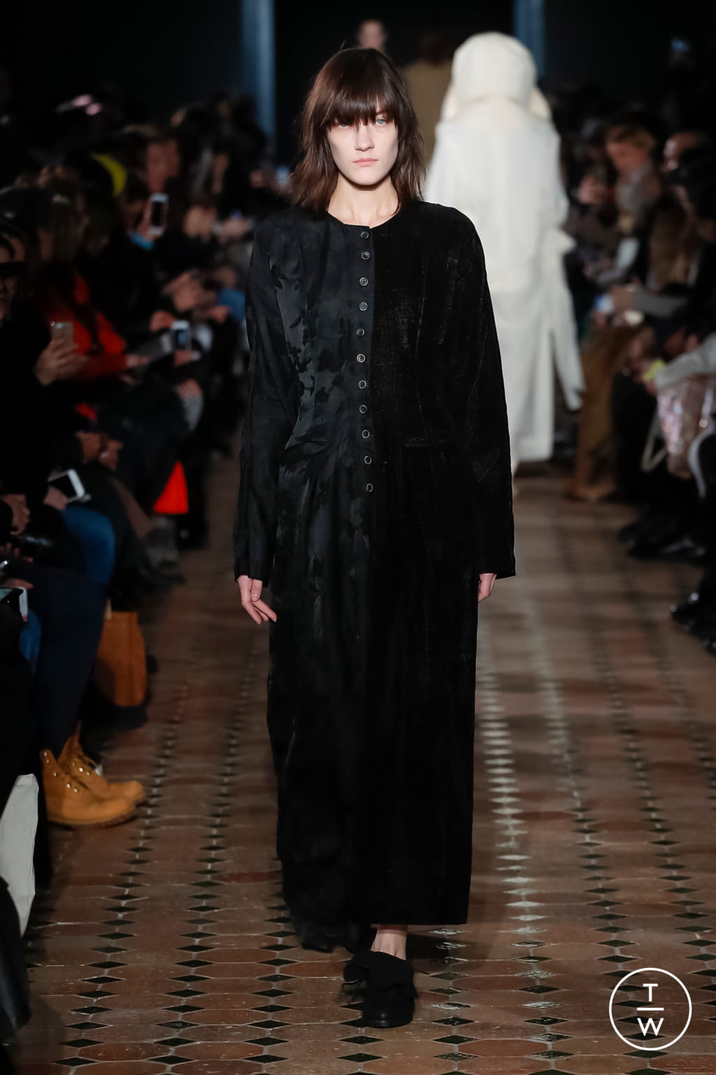 Fashion Week Paris Fall/Winter 2018 look 12 from the Uma Wang collection 女装