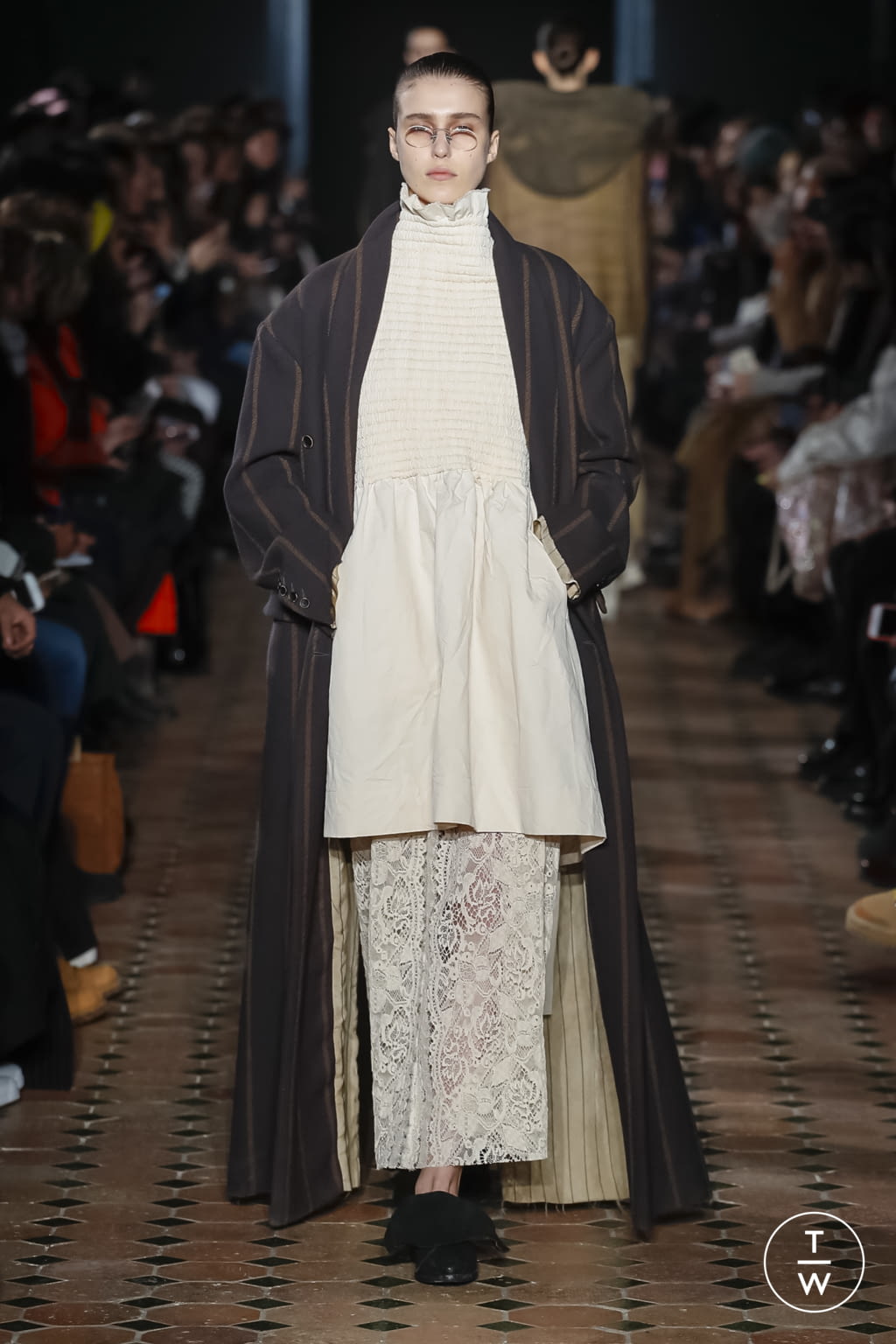 Fashion Week Paris Fall/Winter 2018 look 18 from the Uma Wang collection 女装