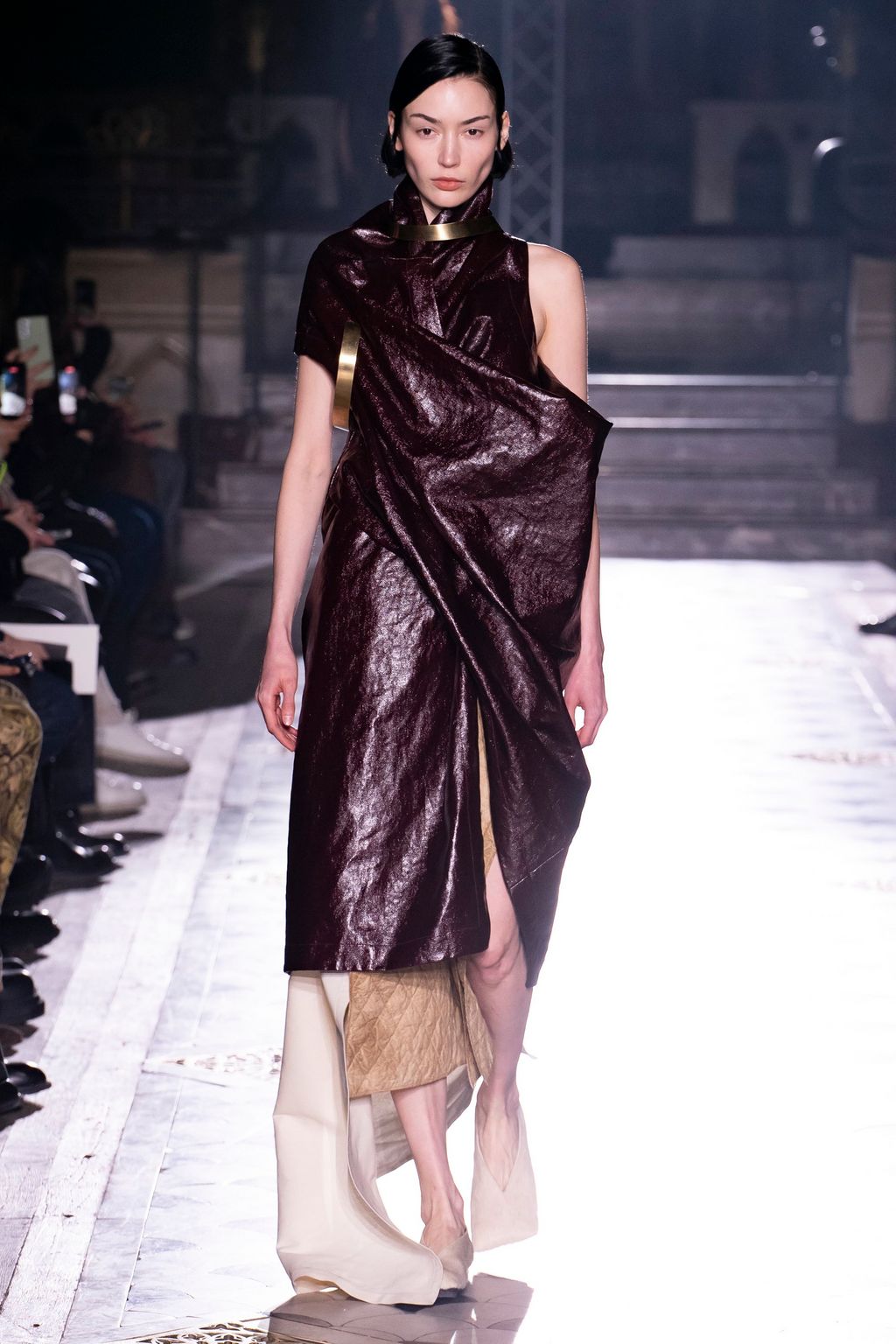 Fashion Week Paris Fall/Winter 2023 look 8 de la collection Uma Wang womenswear