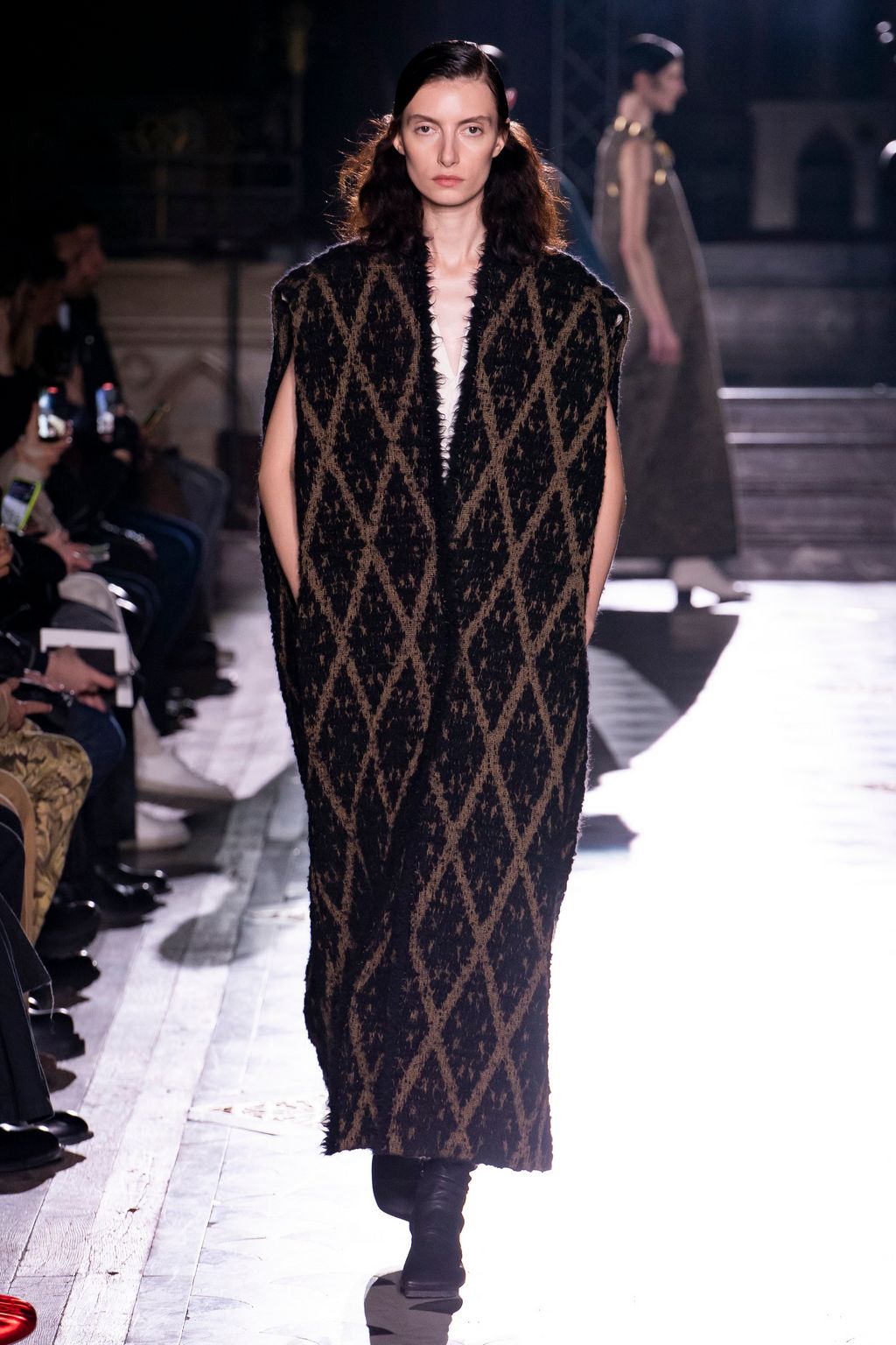 Fashion Week Paris Fall/Winter 2023 look 9 de la collection Uma Wang womenswear