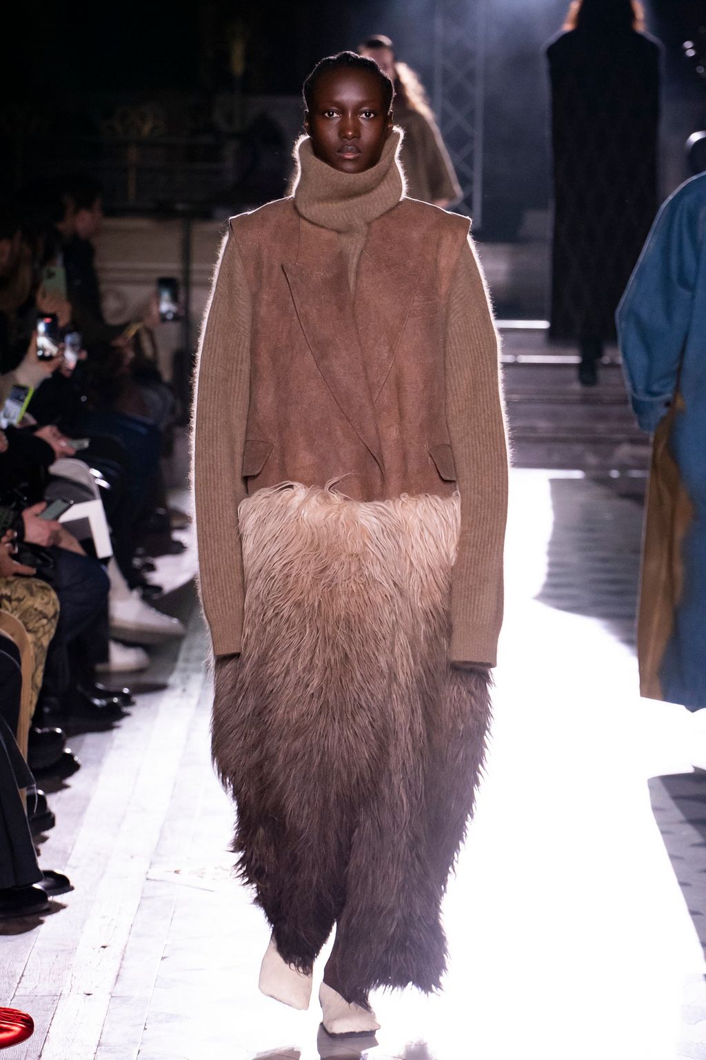 Fashion Week Paris Fall/Winter 2023 look 18 de la collection Uma Wang womenswear