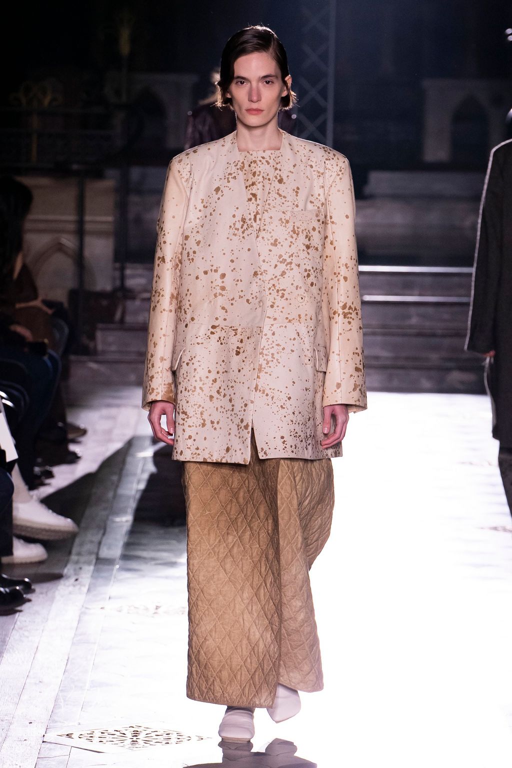 Fashion Week Paris Fall/Winter 2023 look 20 from the Uma Wang collection 女装