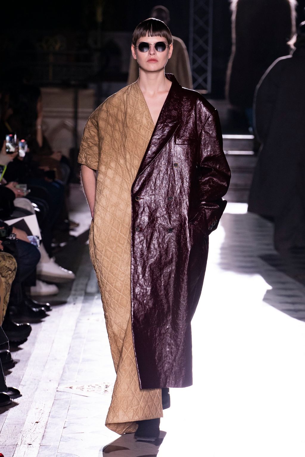 Fashion Week Paris Fall/Winter 2023 look 22 de la collection Uma Wang womenswear
