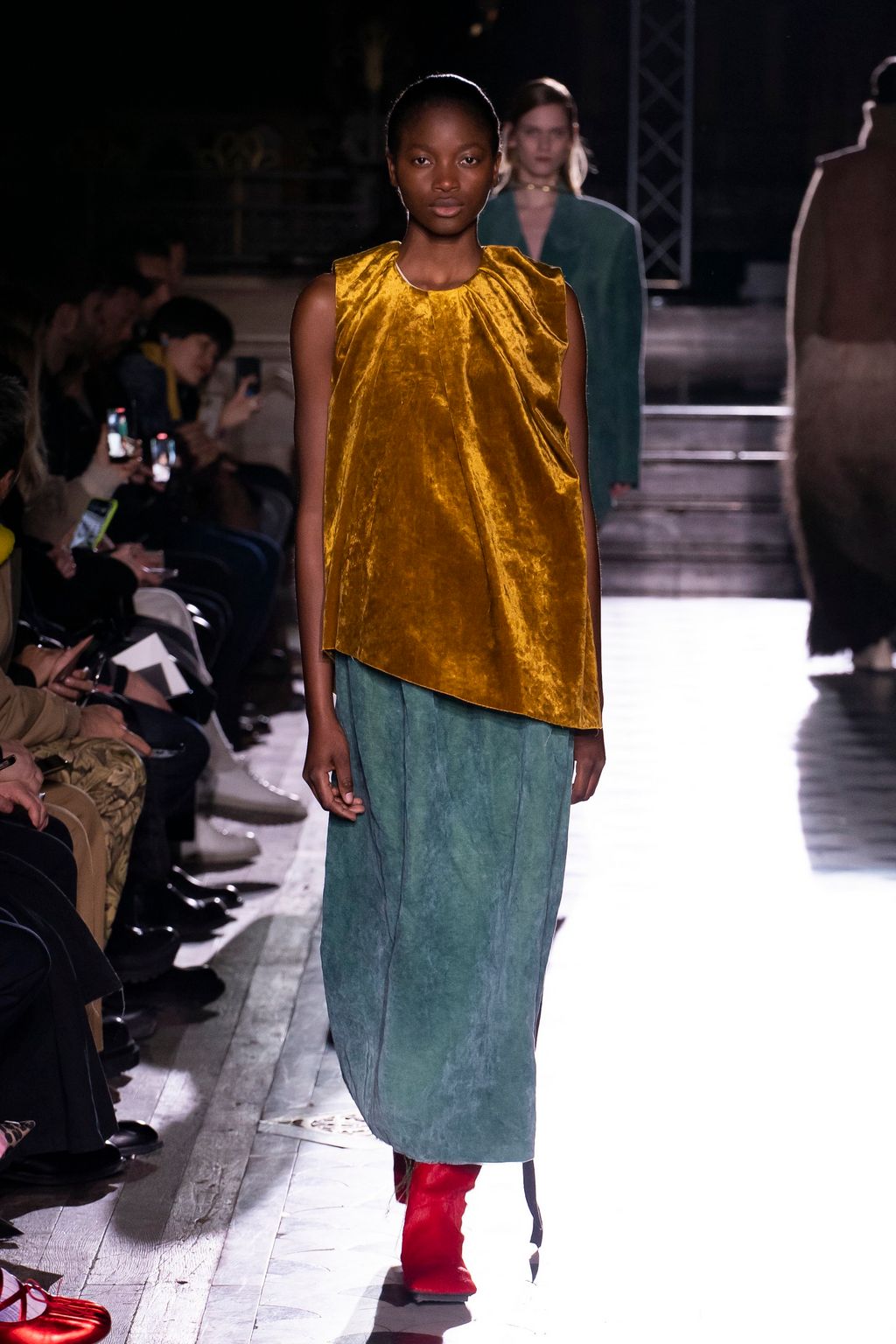 Fashion Week Paris Fall/Winter 2023 look 27 de la collection Uma Wang womenswear