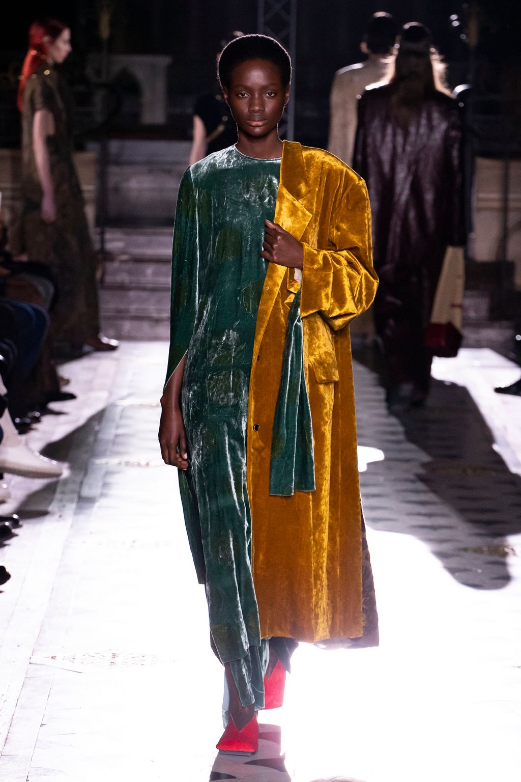 Fashion Week Paris Fall/Winter 2023 look 30 de la collection Uma Wang womenswear