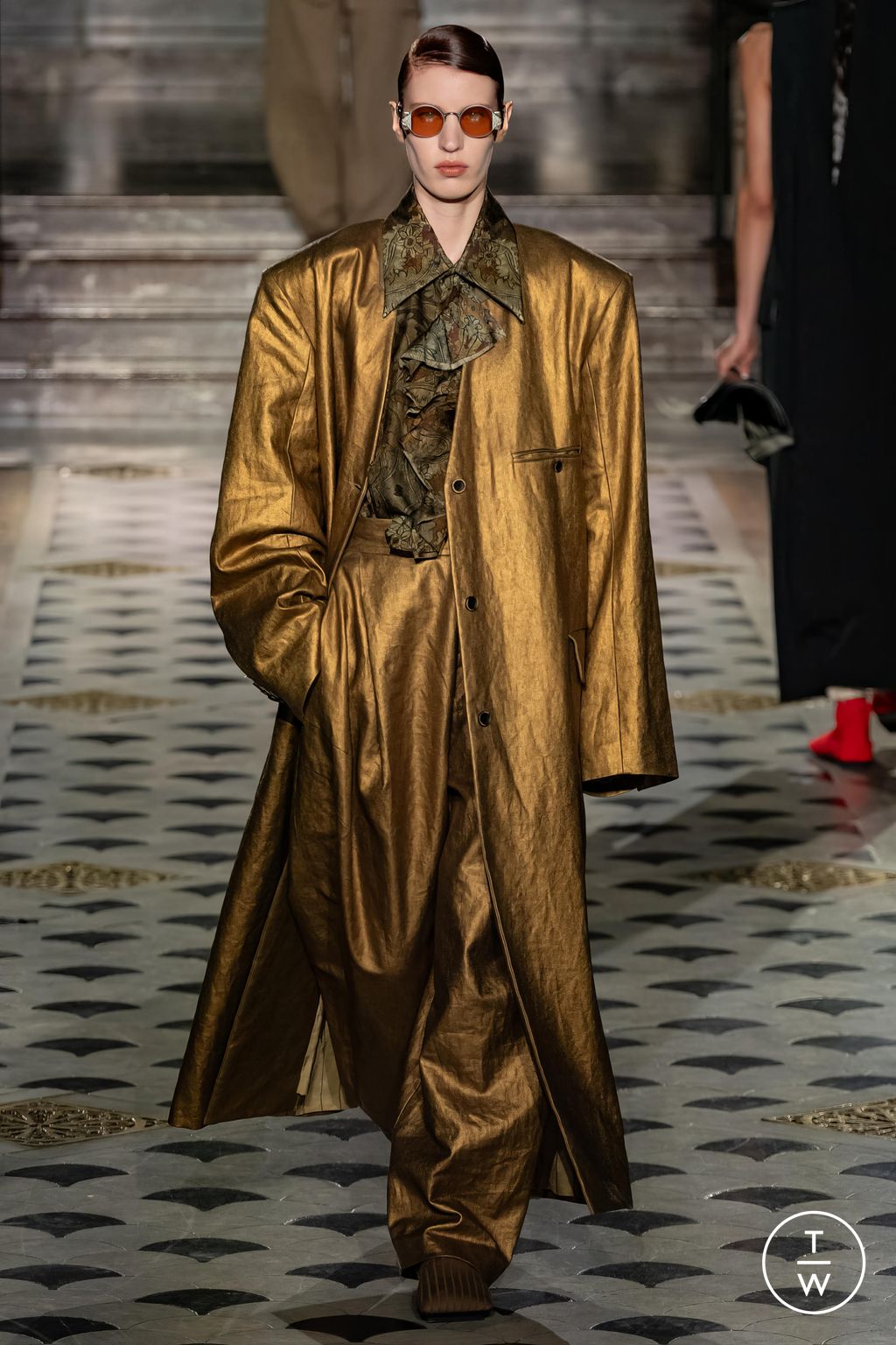 Fashion Week Paris Fall/Winter 2024 look 11 from the Uma Wang collection 女装