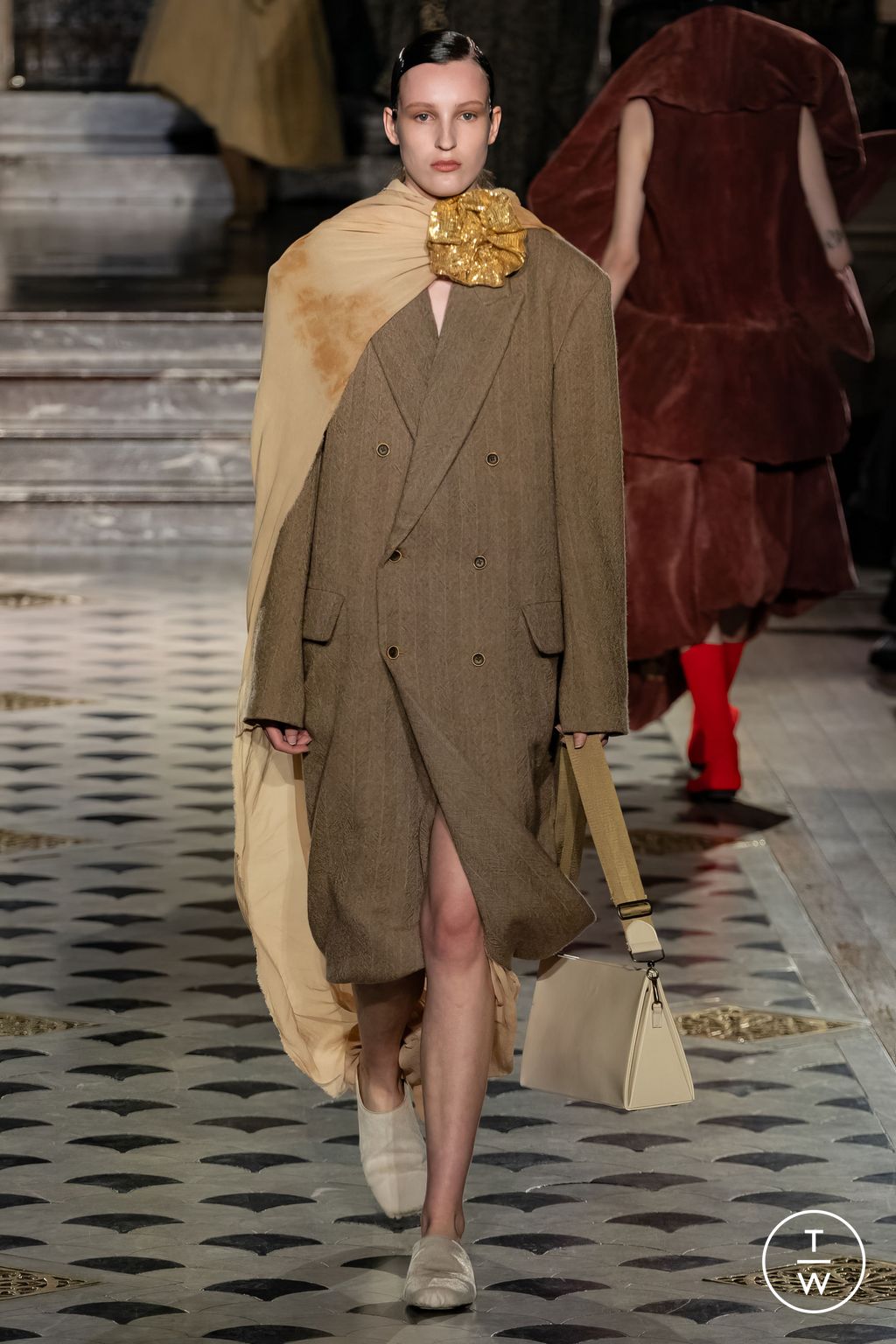 Fashion Week Paris Fall/Winter 2024 look 32 de la collection Uma Wang womenswear