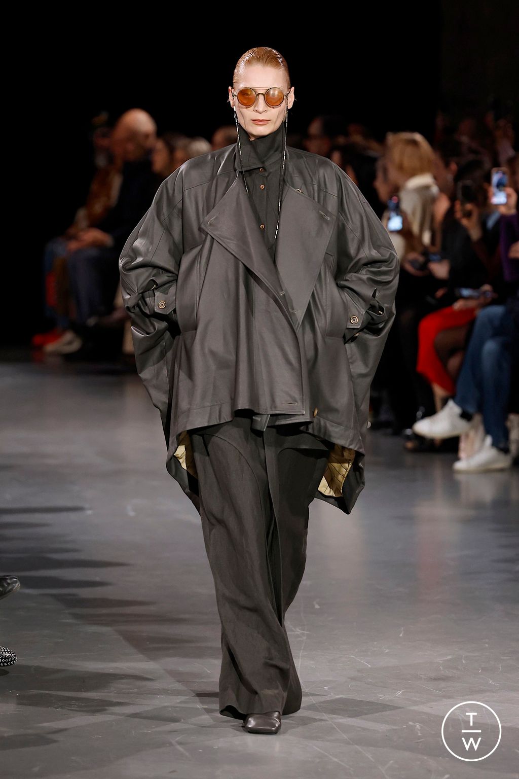Fashion Week Paris Fall/Winter 2025 look 1 from the Uma Wang collection womenswear