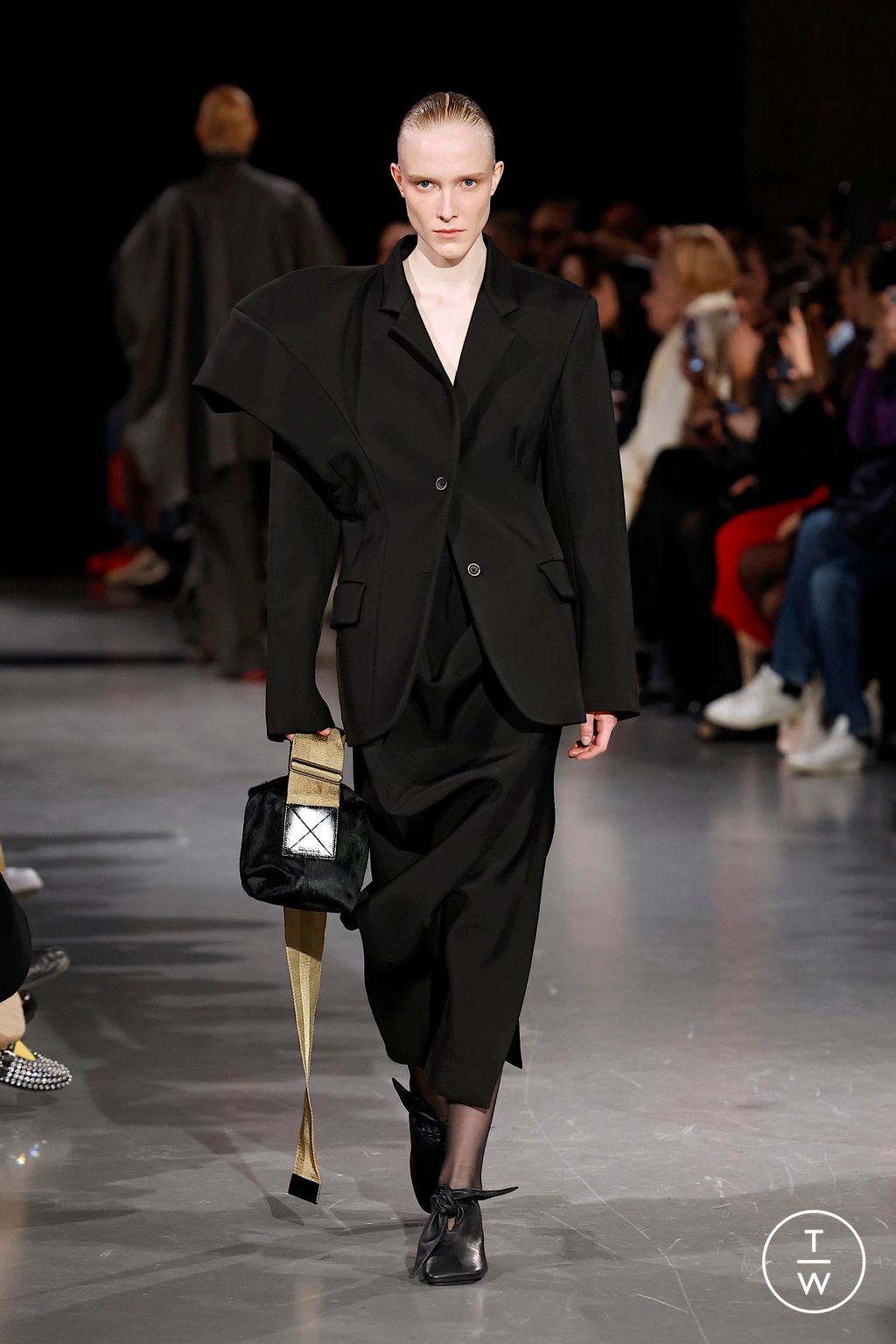 Fashion Week Paris Fall/Winter 2025 look 3 from the Uma Wang collection womenswear