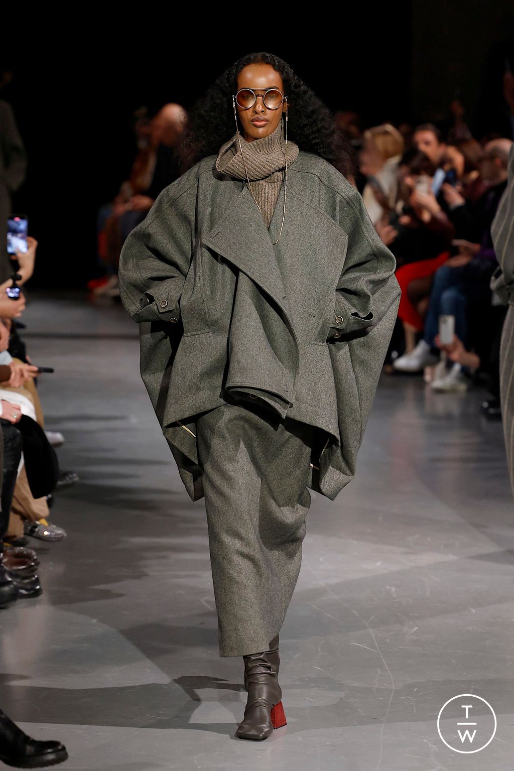 Fashion Week Paris Fall/Winter 2025 look 10 from the Uma Wang collection womenswear