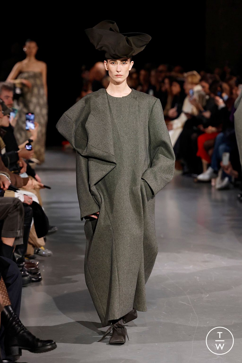 Fashion Week Paris Fall/Winter 2025 look 11 from the Uma Wang collection womenswear